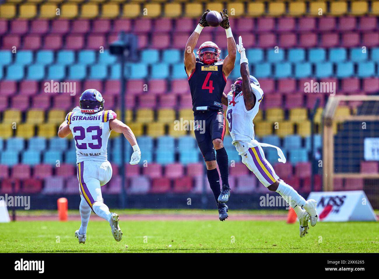 Aaron Jackson (Berlin Thunder, #04), faengt Ball, GER, Berlin Thunder vs. Vienna Vikings, American Football, Saison 2024, European League of Football, elf, Woche 9, 21.07.2024, Foto: Eibner-Pressefoto/ Claudius Rauch Stockfoto