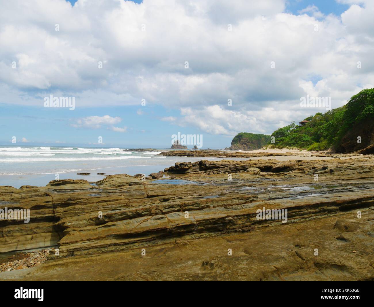 Der felsige Strand in San Juan del Sur, Nicaragua am Pazifik Stockfoto