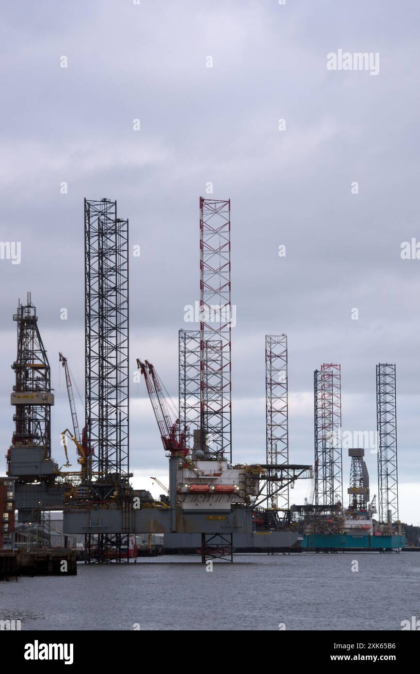 Dundee, Schottland – 24. März 2024: Die Docks an der Price Charles Wharf in Dundee, Schottland, wo Explorationsanlagen vor weiteren Verträgen gehalten werden. Stockfoto