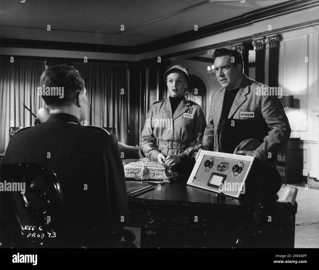 MICHAEL REDGRAVE, JAN STERLING und EDMOND O’BRIEN in einer Szene von 1984 (1956) Regisseur MICHAEL ANDERSON Roman GEORGE ORWELL Kostümdesign BARBARA GRAY Music MALCOLM ARNOLD assoziierte British-Holiday-Produktion Stockfoto