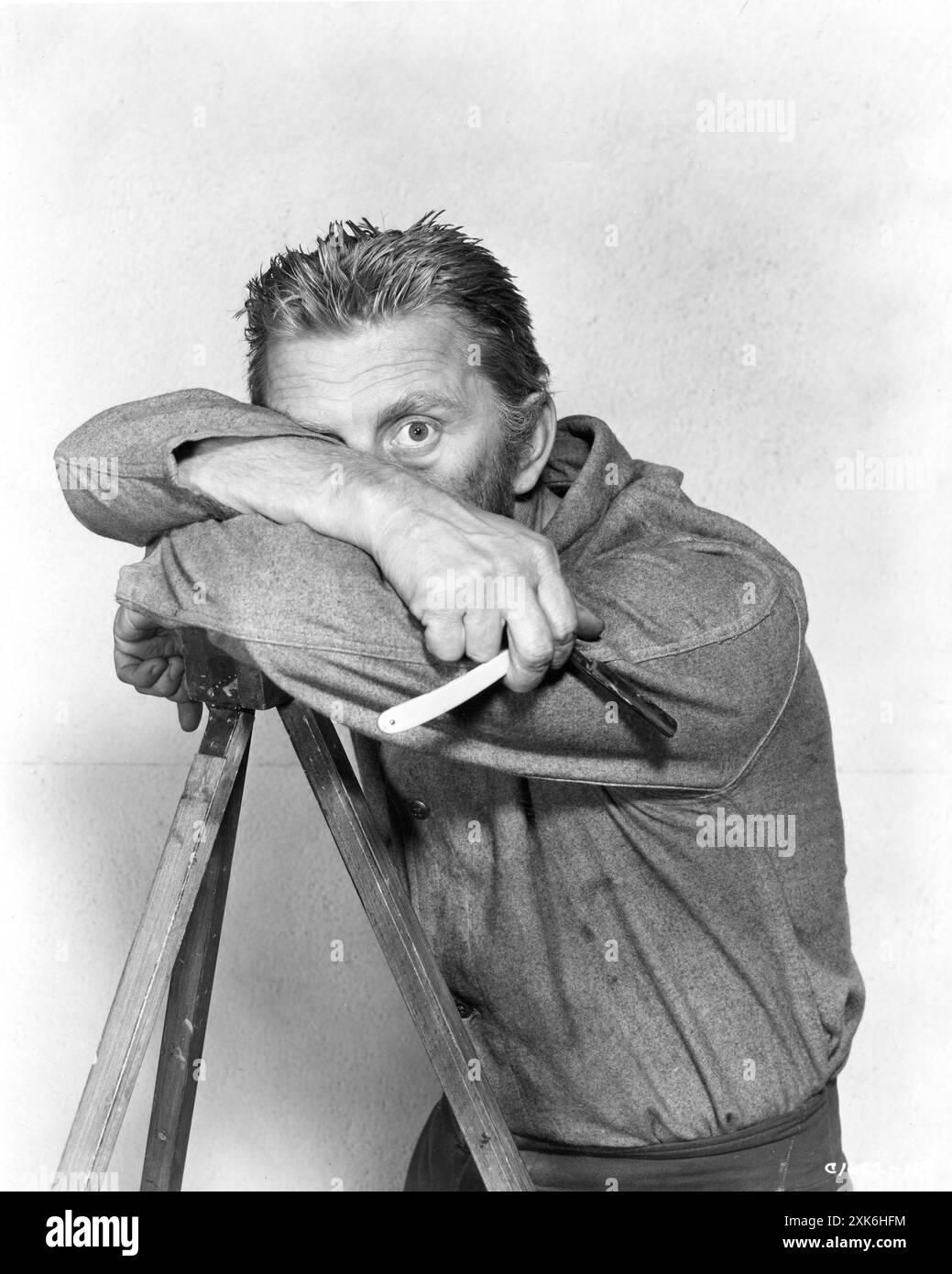 Publicity Porträt von KIRK DOUGLAS als VINCENT VAN GOGH in LUST FOR LIFE 1956 Regisseur VINCENTE MINNELLI Roman IRVING STONE Drehbuch NORMAN CORWIN Kostümdesign WALTER PLUNKETT Music MIKLOS ROZSA Produzent JOHN HOUSEMAN Metro Goldwyn Mayer Stockfoto