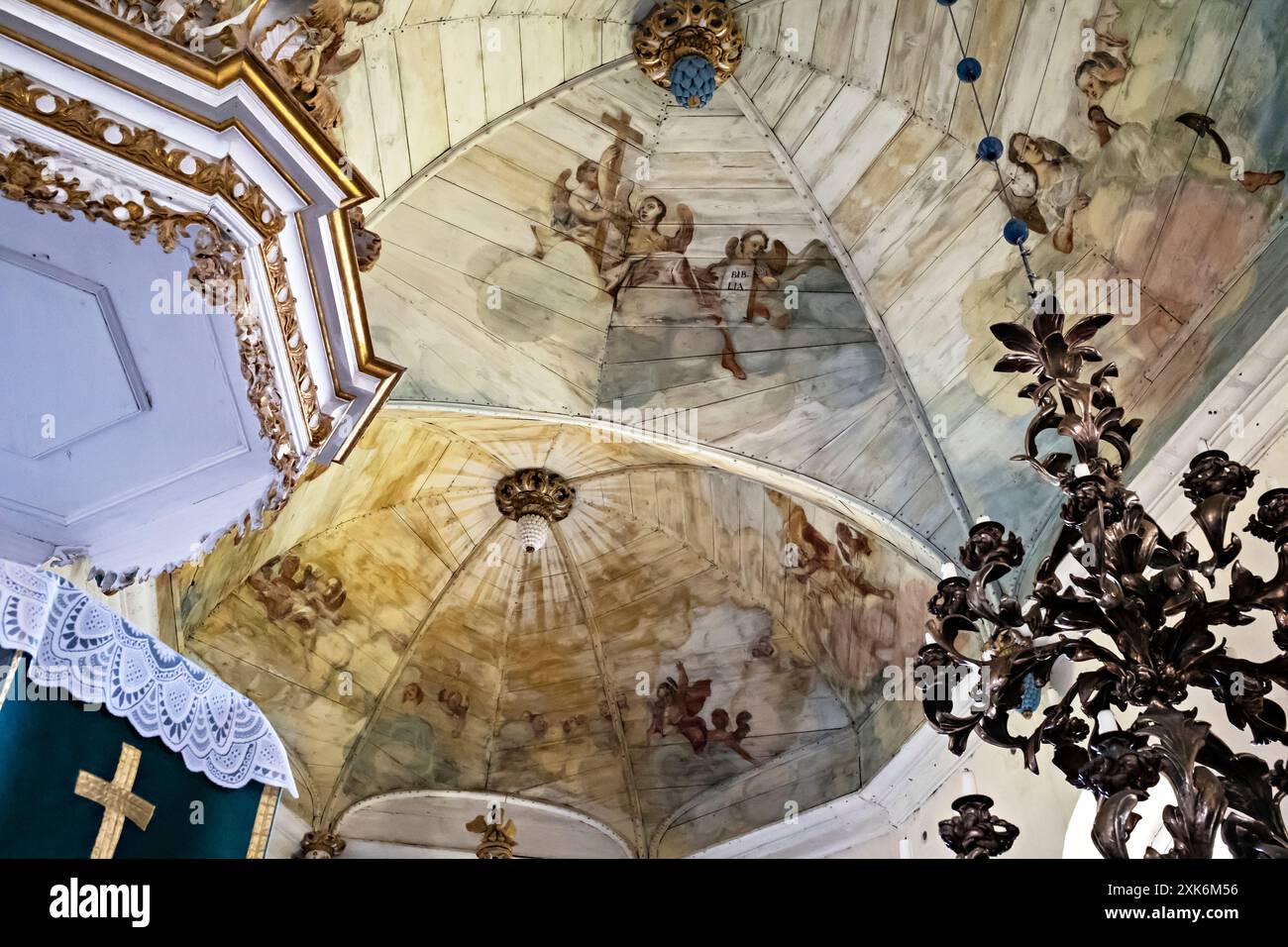 Deckengemälde in der Lutherischen Kirche von Apriķi, Kurzeme’s sakrale Kunstperle, Lažas Gemeinde, Lettland Stockfoto