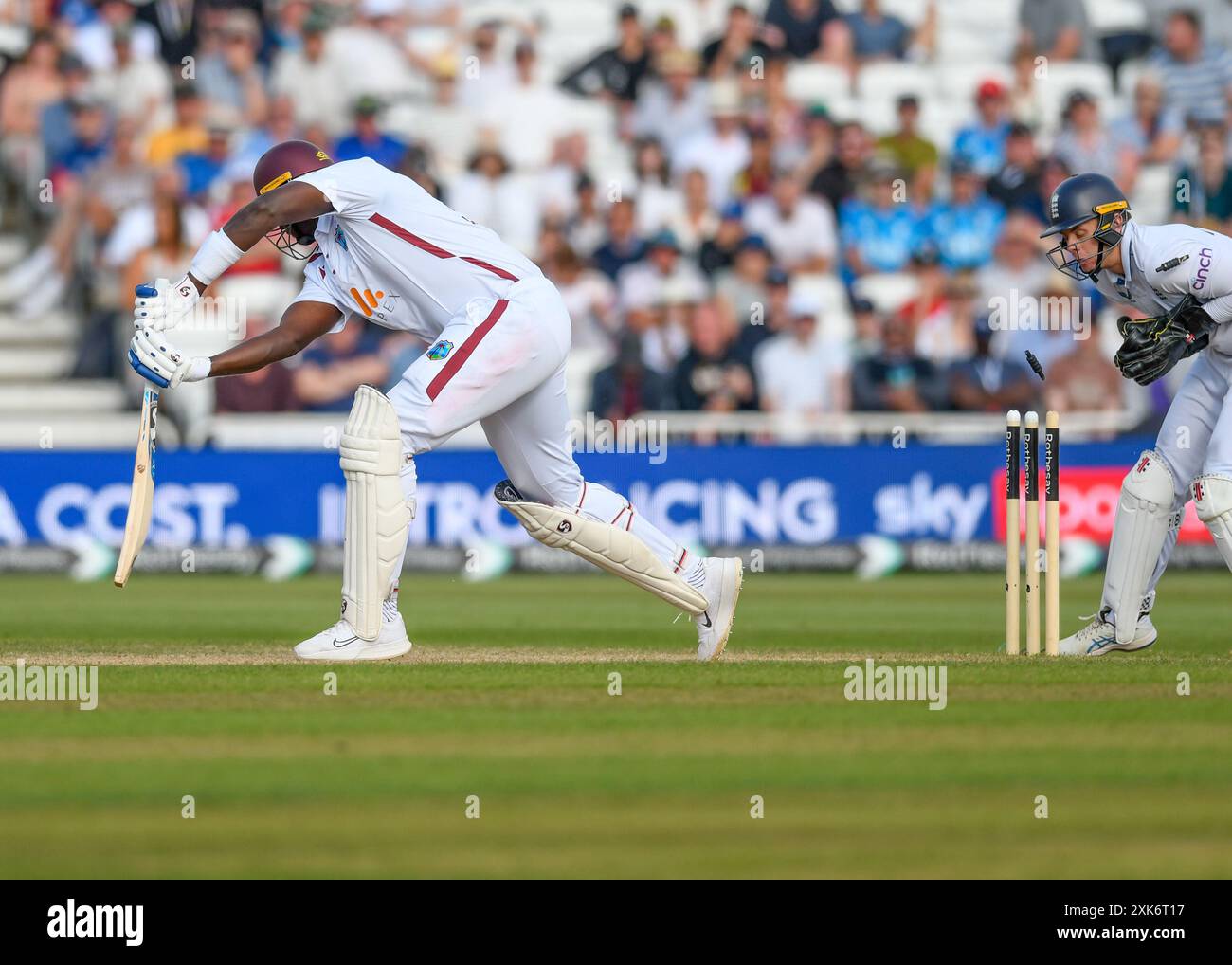 Nottingham, Vereinigtes Königreich, Trent Bridge Cricket Ground. 18-22. Juli 2024. International Cricket Test Match – (England gegen West Indies Men) im Bild: Jason Holder wird von Shoaib Bashir ausgeschlagen. Quelle: Mark Dunn/Alamy Live News Stockfoto