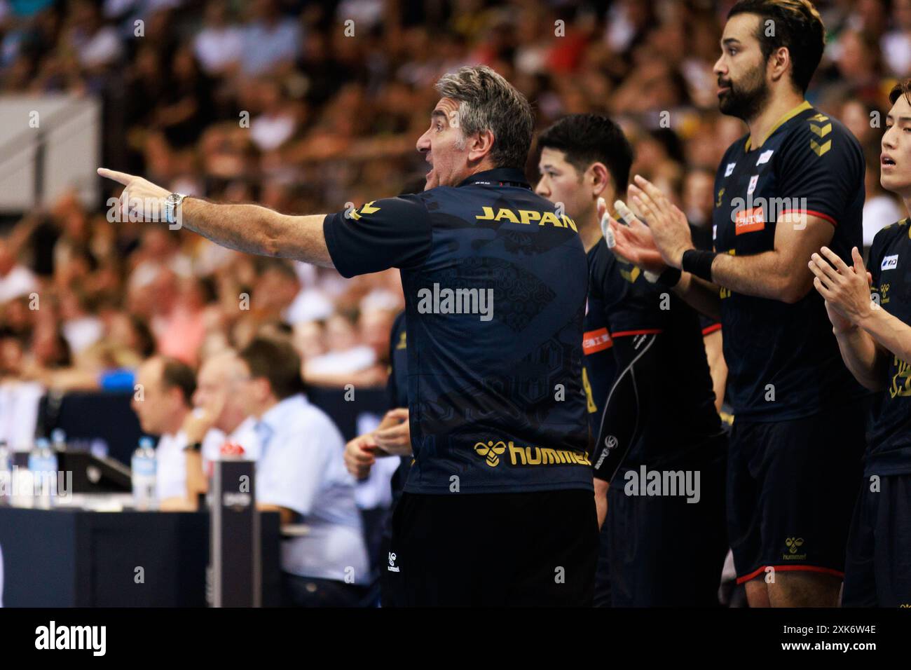 Antonio Carlos ORTEGA PEREZ (JPN Japan, Headcoach) Geste, gestikuliert, gibt Anweisungen, Aktion Deutschland (GER) vs. Japan (JPN), Maenner, Herren, Handball, Testspiel, Laenderspiel, Vorbereitung Olympische Spiele Paris 2024, IHF, 21.07.2024 Foto: Eibner-Pressefoto/Oliver Schmidt Stockfoto