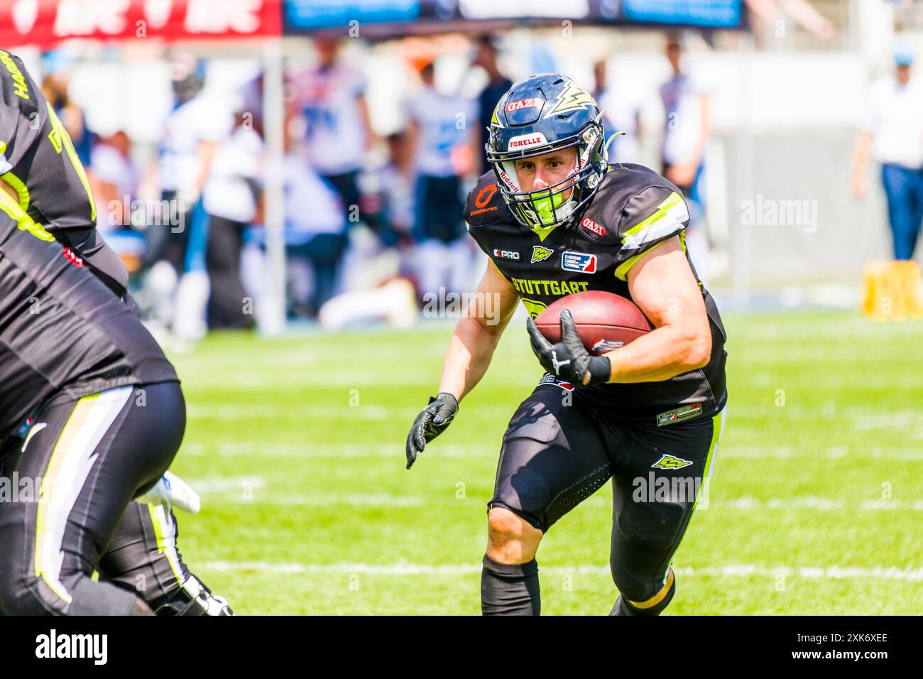 Stuttgart, Deutschland. Juli 2024. ELF/Spiel: Panthers Broclaw bei Stuttgart Surge am 21. Juny. 2024, im Gazi-Stadion, Stuttgart, Deutschland, RB Nr. 22 Nicolas Khandar/Stuttgart Surge. Frank Baumert/Alamy Live News Stockfoto