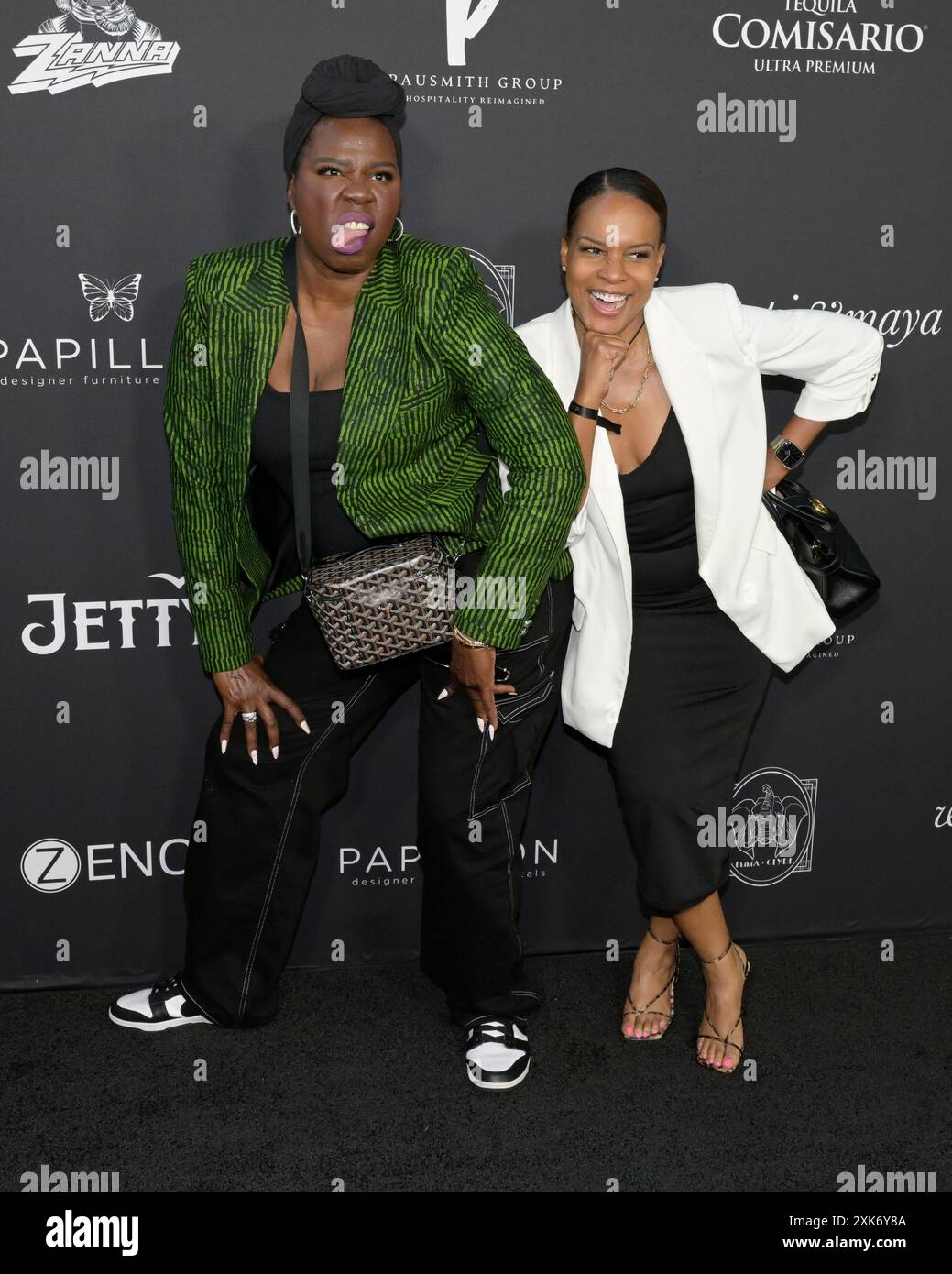20. Juli 2024, Santa Monica, Kalifornien, USA: Leslie Jones und Nefetari Spencer nehmen an der „A Night with Whoopi“ Teil, um die neue Cannabismarke „Emma & Clyde“ von Whoopi Goldberg zu feiern (Credit Image: © Billy Bennight/ZUMA Press Wire) NUR ZUR REDAKTIONELLEN VERWENDUNG! Nicht für kommerzielle ZWECKE! Stockfoto