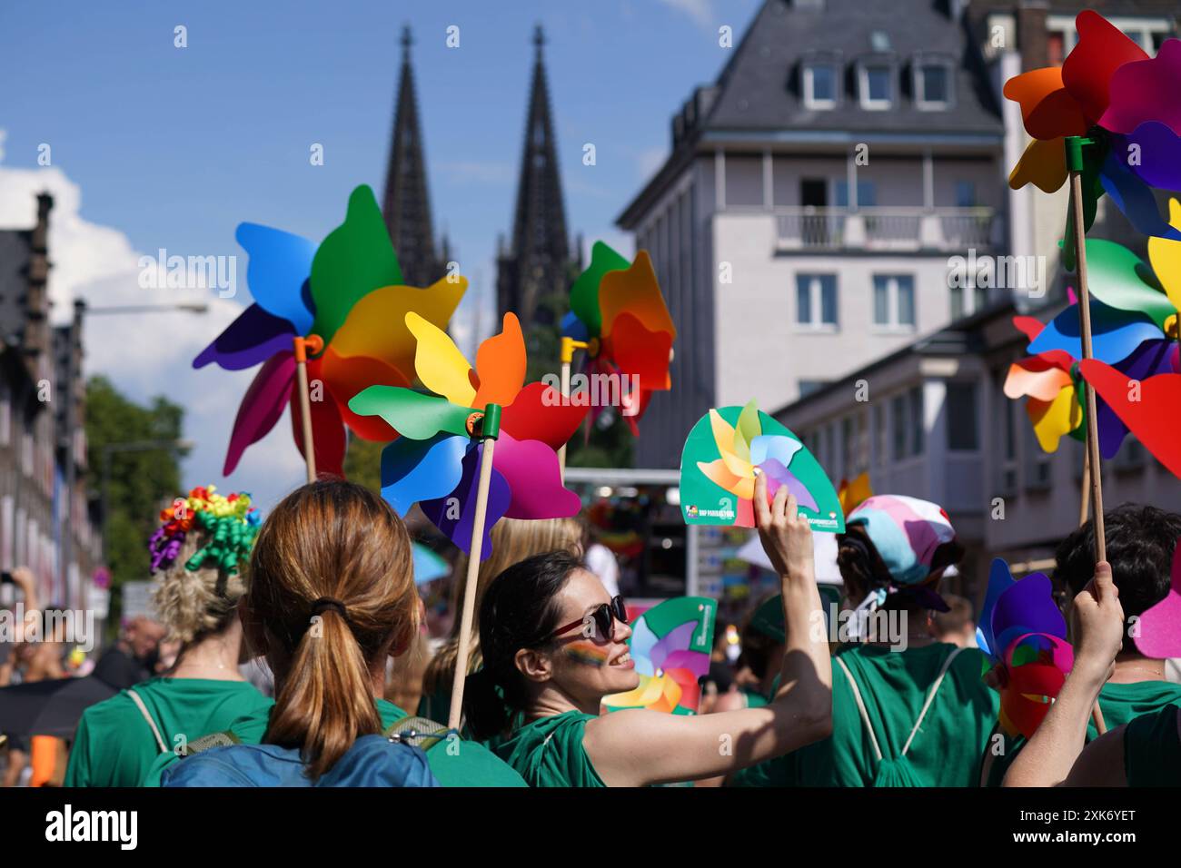 Csd parade köln -Fotos und -Bildmaterial in hoher Auflösung – Alamy