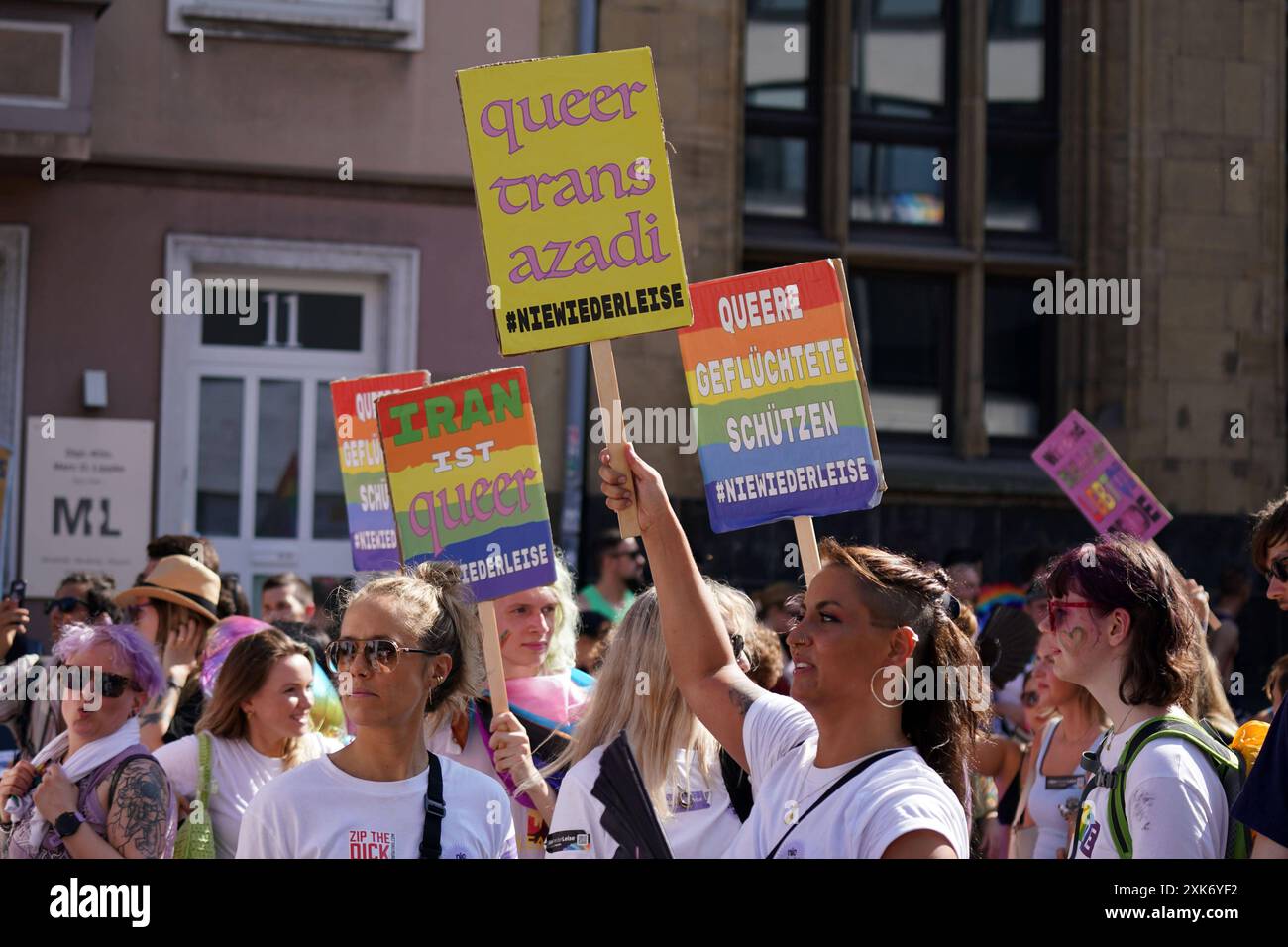 Csd parade köln -Fotos und -Bildmaterial in hoher Auflösung – Alamy