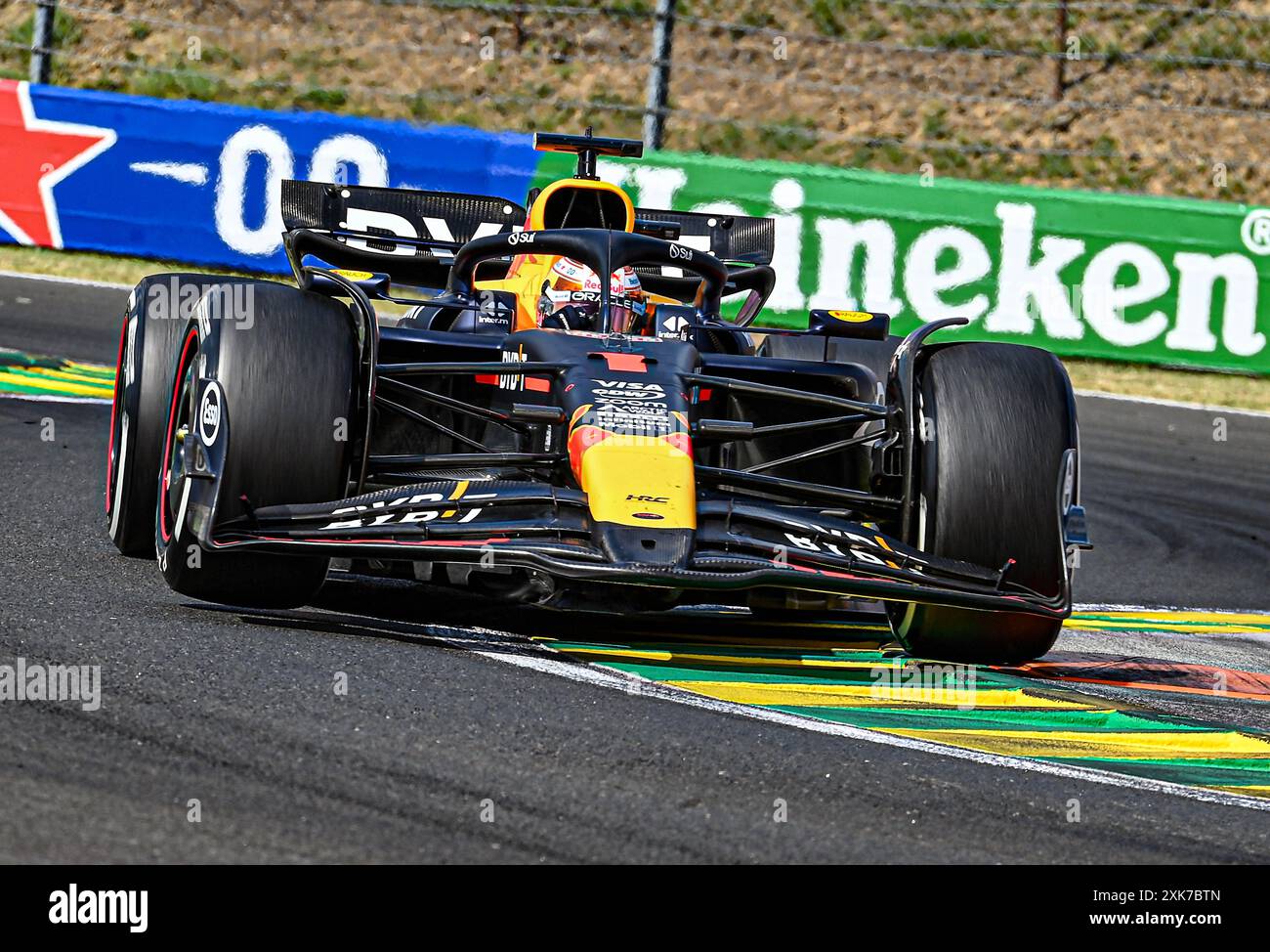 Max Verstappen (NED) - Oracle Red Bull Racing - Red Bull RB20 - Honda RBPT während des Renntages am Sonntag, den 21. Juli, des Formel-1-Großen Preises von Ungarn 2024, der vom 19. juli bis 21. juli 2024 auf der Hungaroring-Strecke in Mogyorod, Budapest, Ungarn, stattfinden soll Stockfoto