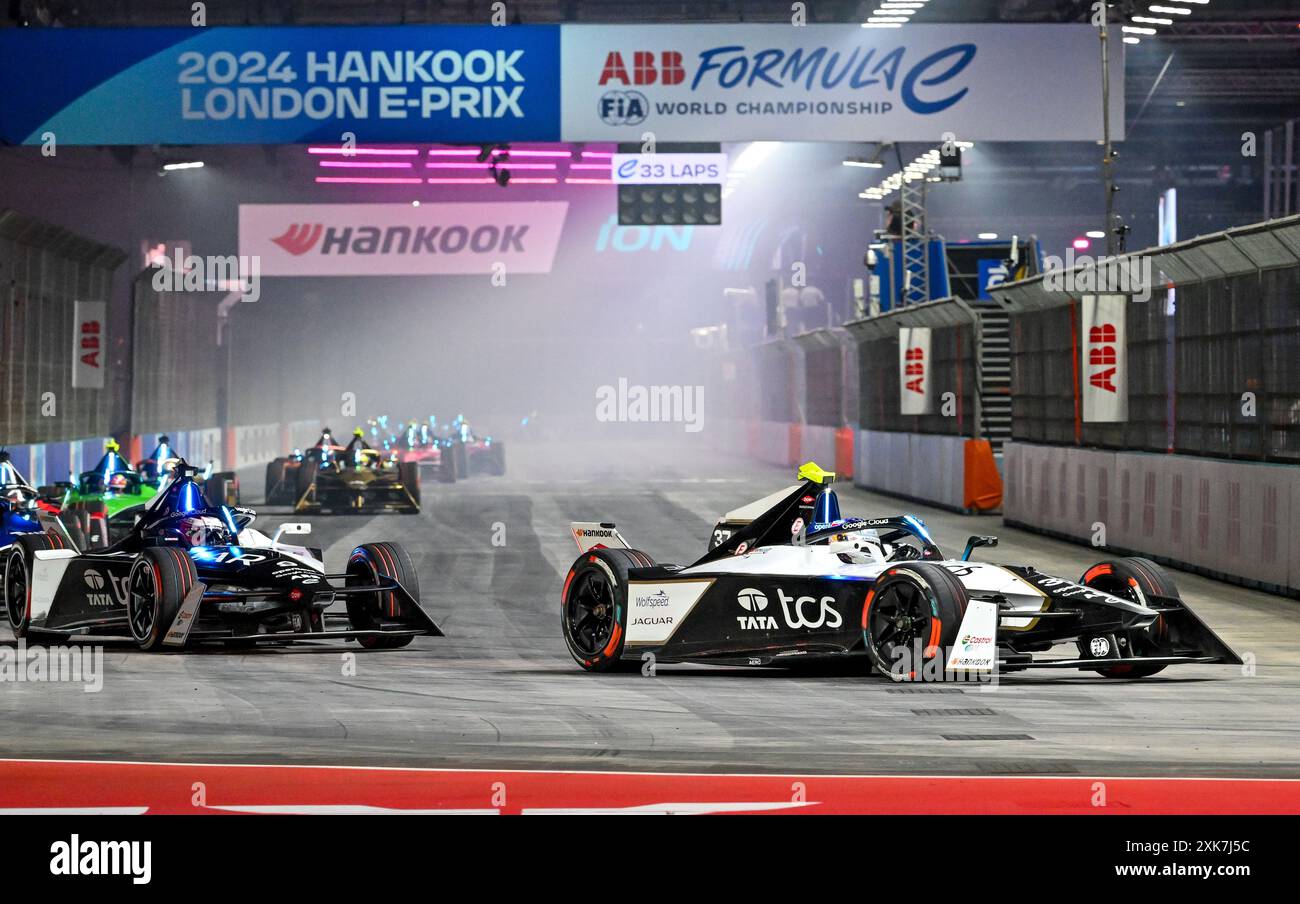 London, Großbritannien. Juli 2024. Der Beginn des letzten Rennens der 10. Saison der HANKOOK ABB Formel E Weltmeisterschaft 2023 in London, Großbritannien. Quelle: LFP/Alamy Live News Stockfoto