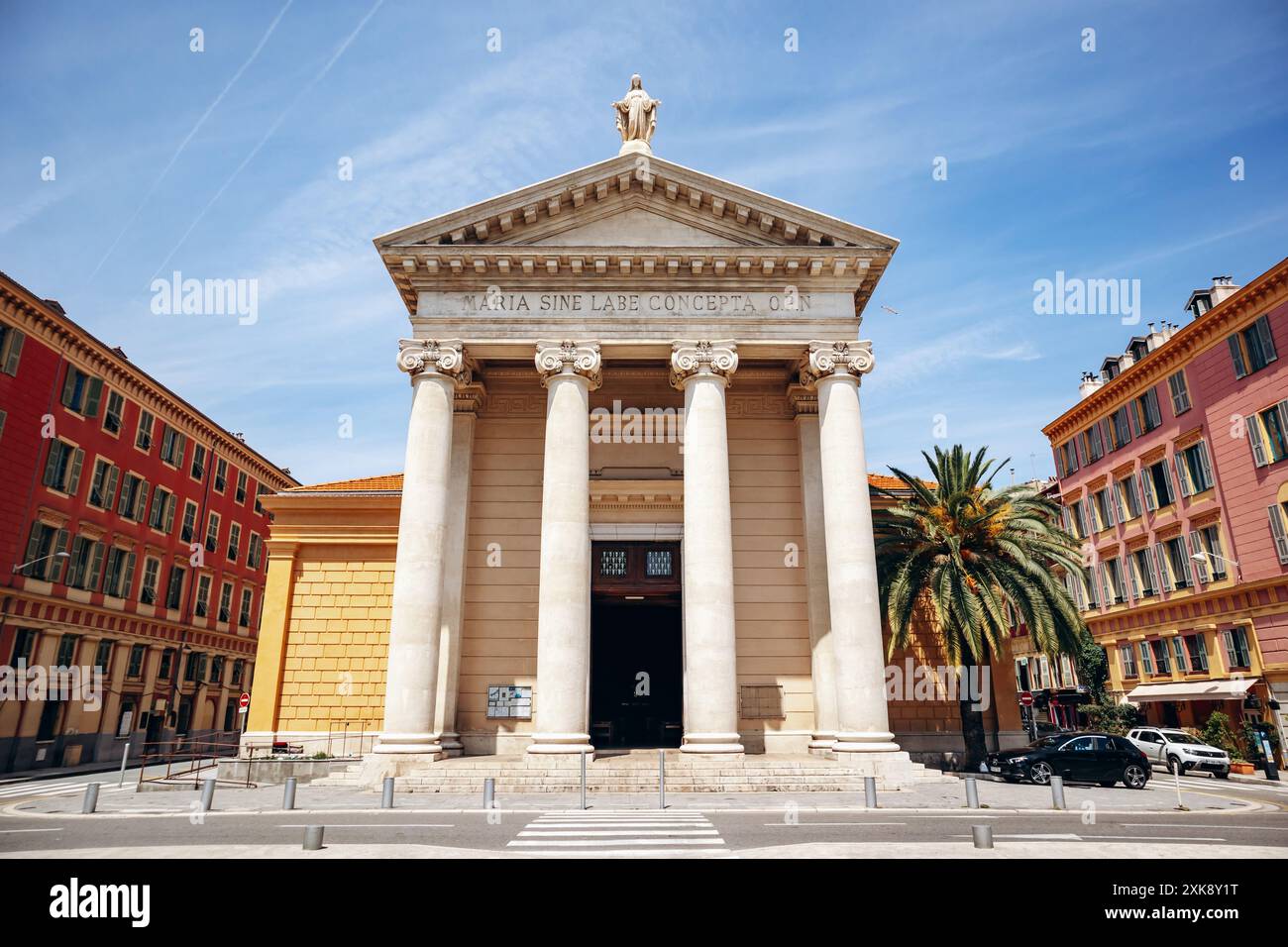 Nizza, Frankreich - 25. Mai 2024: Eglise Notre-Dame du Port, eine Kirche, die in den 1840er Jahren im Hafen von Nizza erbaut wurde Stockfoto