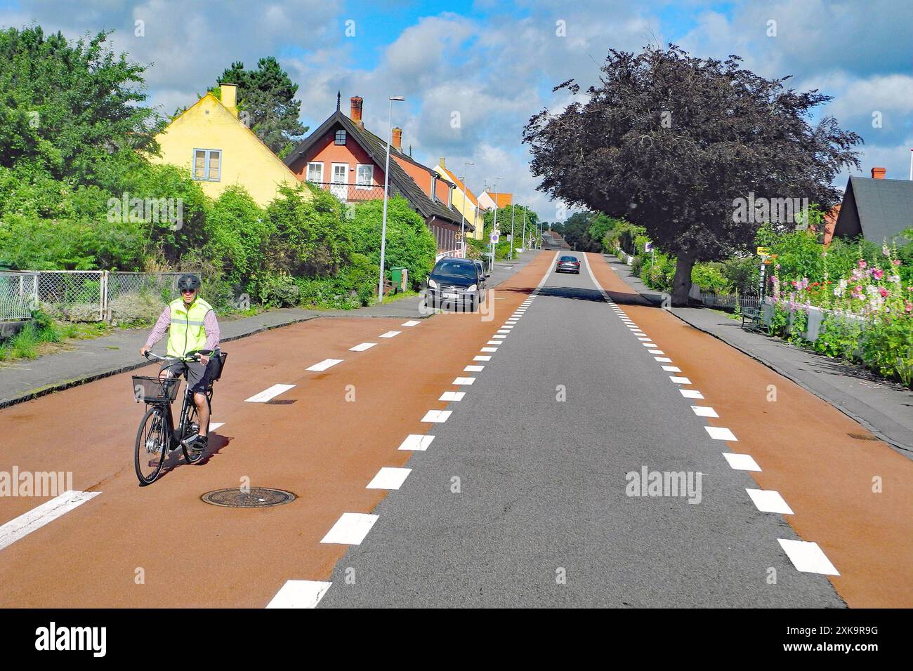 Ausreichend Platz für alle Verkehrsteilnehmer *** ausreichend Platz für alle Verkehrsteilnehmer Stockfoto