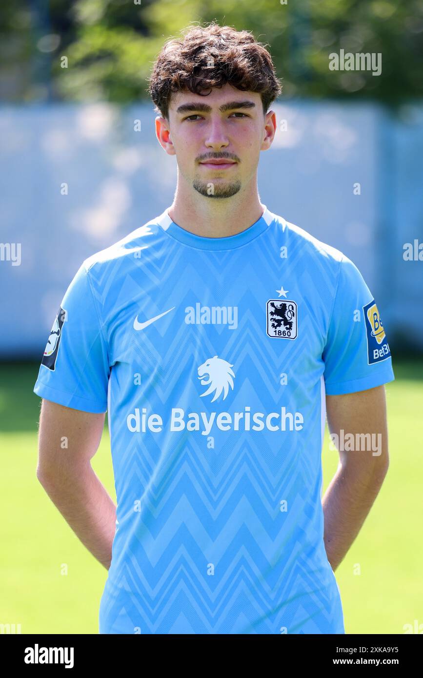 Fussball 3. Liga Offizieller Fototermin TSV 1860 München am 21.07.2024 auf dem Trainingsgelaende an der Gruenwalder Straße in München Moritz Bangerter ( München ) Foto: Revierfoto Stockfoto