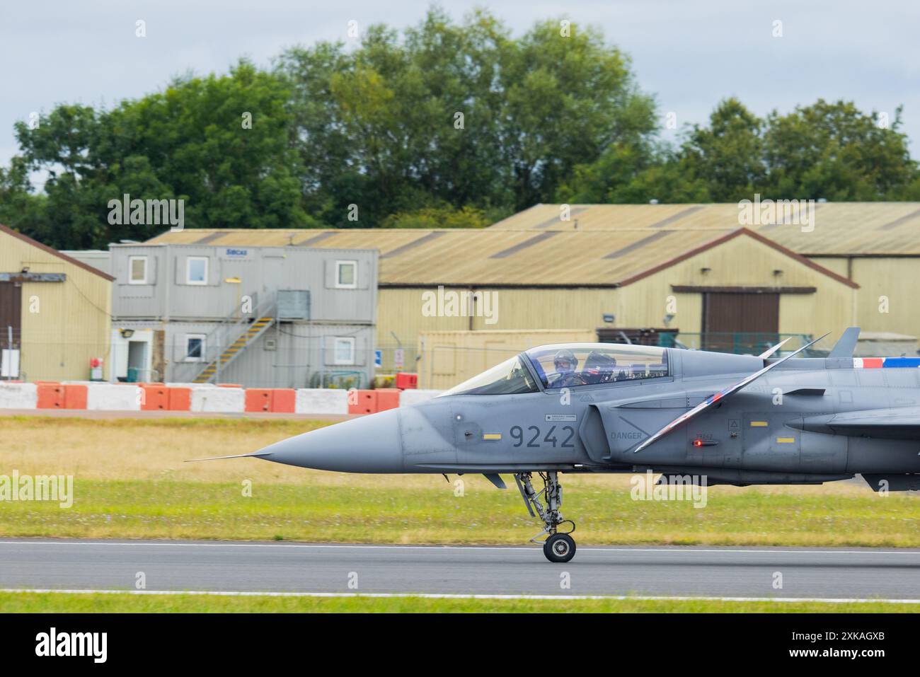 Fairford, Großbritannien. JULI 2024. Der Eurofighter Ef2000 der deutschen Luftwaffe präsentiert sich als tausende Tote auf der Royal International Air Tattoo (RIAT), einer der weltweit größten Flugshows mit über 200 Flugzeugen auf dem Gelände der USAF RAF Fairford mit mehreren Flugausstellungen. Credit Milo Chandler/Alamy Live News Stockfoto