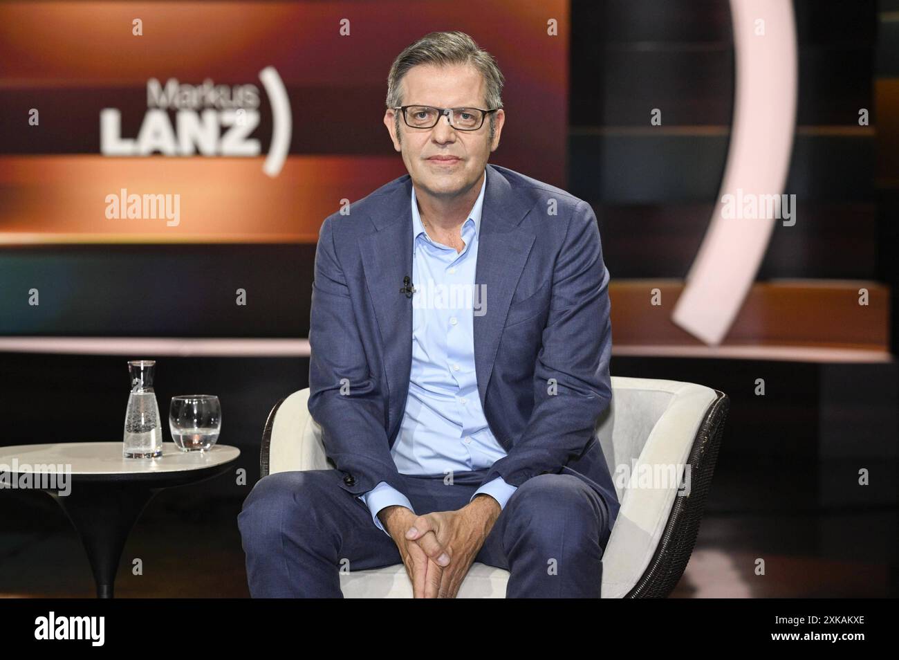 Steffen Mau Soziologe 07/24 Ihr Steffen Mau am 18. Juli 2024 in Markus Lanz TV Fernsehen Talkshow Talkshow Talkshow Deutschland deutsch deutscher Mann Autor Wissenschaftler deutsche Soziologin Autor quer halb sitzend neutral *** Steffen Mau Soziologin 07 24 ihr Steffen Mau am 18. Juli, 2024 in Markus Lanz TV Talkshow Talkshow Deutschland deutscher Mann Autor Wissenschaftler deutscher Soziologe Autor Autor Autor Autor Cross halb sitzend neutral Stockfoto