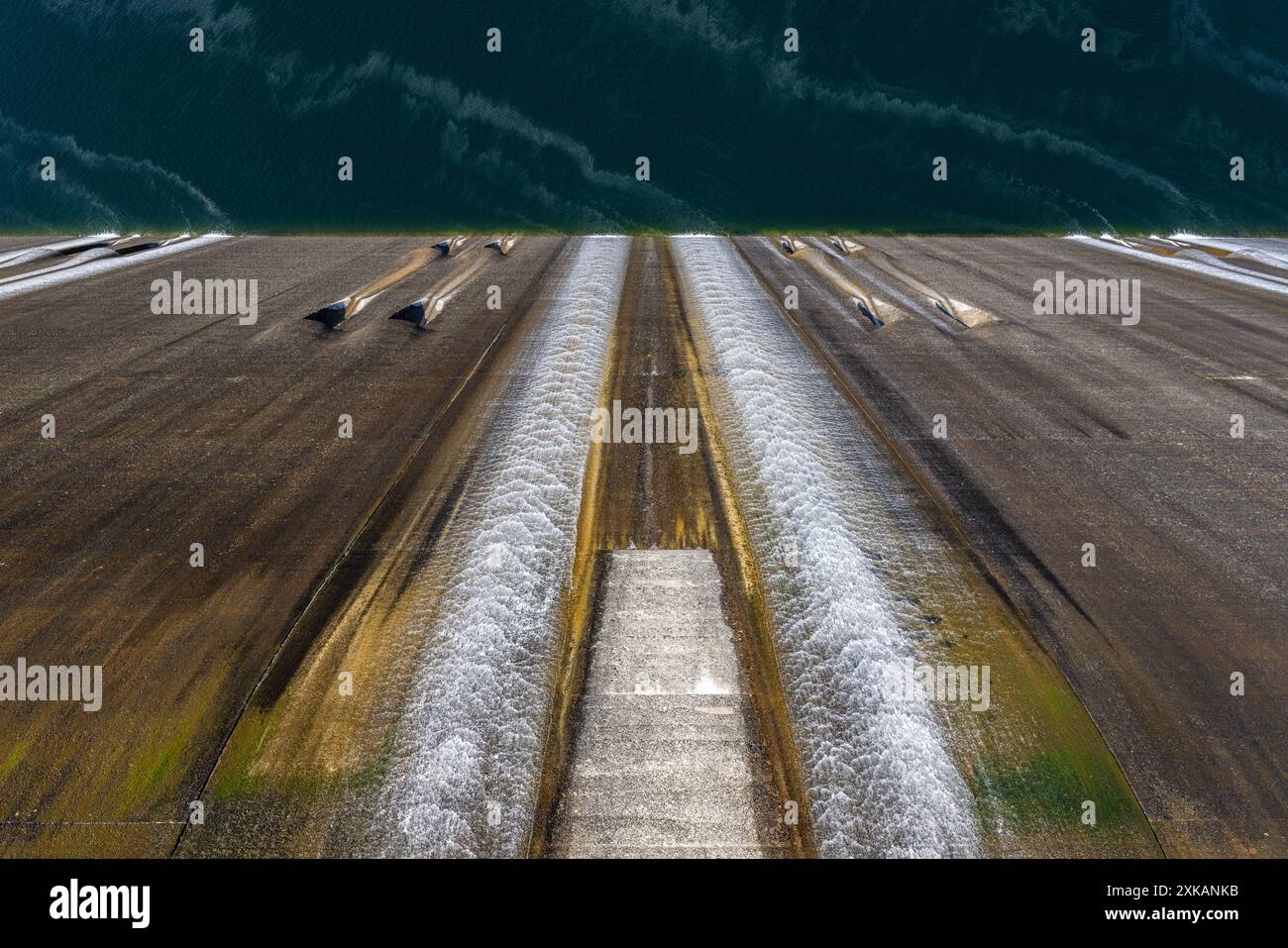 Überlauf vom Top of Grand Coulee Dam Stockfoto
