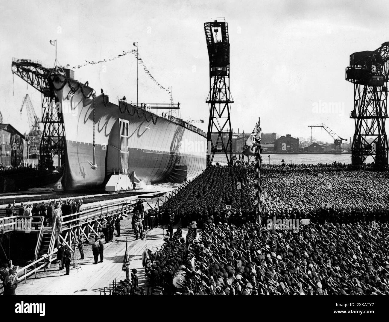 Das deutsche Schlachtschiff Tirpitz: Start in der Kriegsmarinewerft in Wilhelmshaven. [Automatisierte Übersetzung]“ Stockfoto