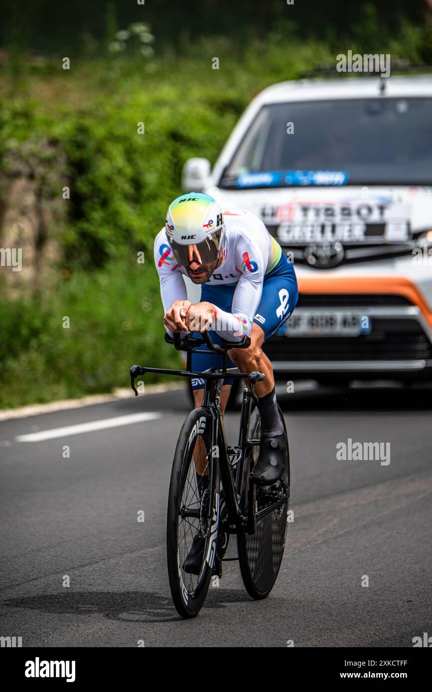 FABIEN GRELLIER von TOTALENERGIES Cycling in der Tour de France Stage 7 TT (Zeitfahren), zwischen Nuits-Saints-Georges und Gevrey-Chamertain, 24.05.07.24. Stockfoto