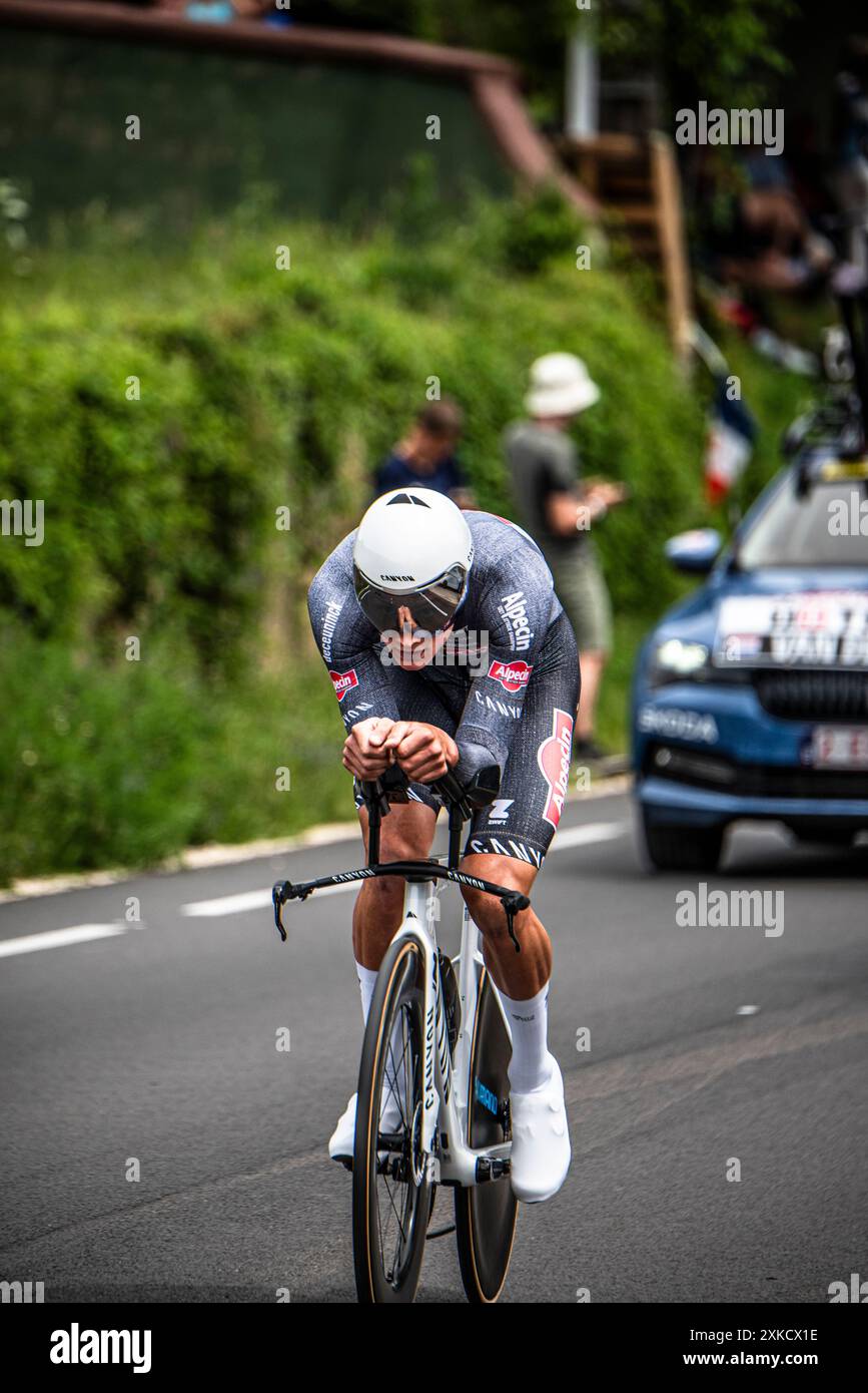 MATHIEU VAN DER POEL von ALPECIN-DECEUNINCK Radfahren in der Tour de France Stage 7 TT (Zeitfahren), zwischen Nuits-Saints-Georges und Gevrey-Chamertain, 24.05.07.24. Stockfoto