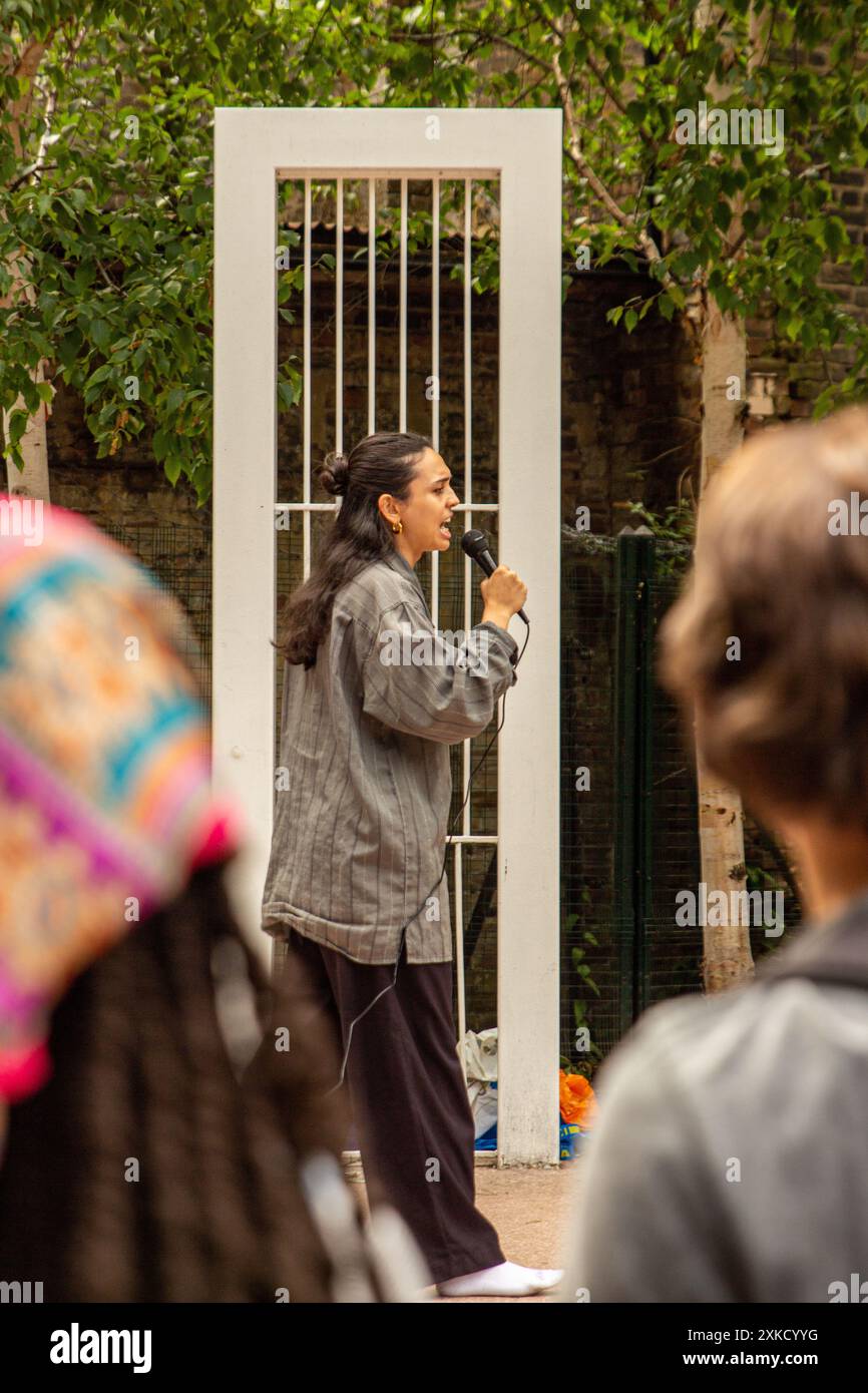 Eine Kundgebung zur Unterstützung des Studentenprotests in Bangladesch. Die Veranstaltung fand im Altab Ali Park in Whitechapel statt. Stockfoto