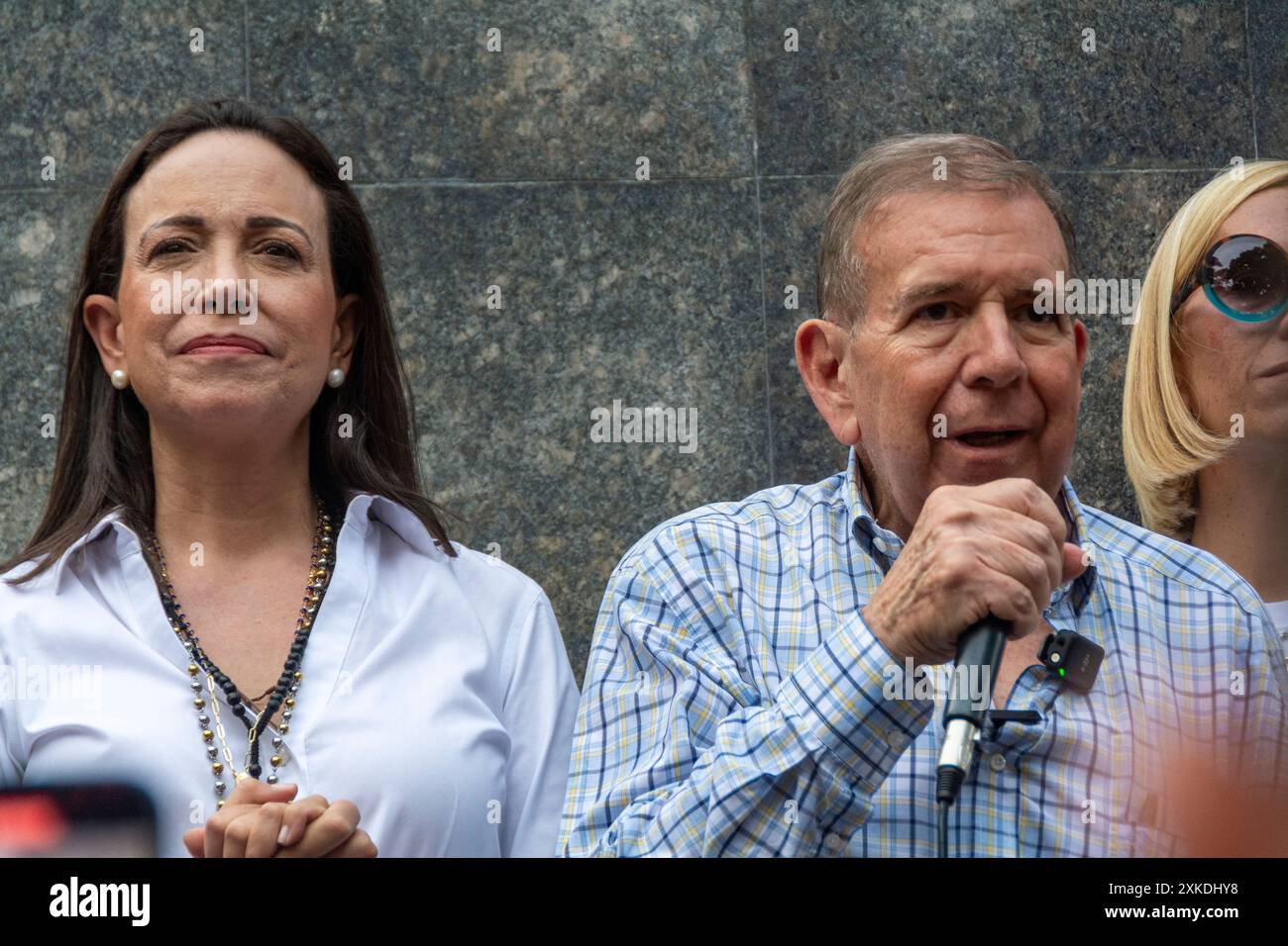 Gebetstag für den Oppositionskandidaten Edmundo Gonzalez und Maria Corina Machado auf dem Bolivar-Platz in Chacao, für Versöhnung und Frieden in Vene Stockfoto