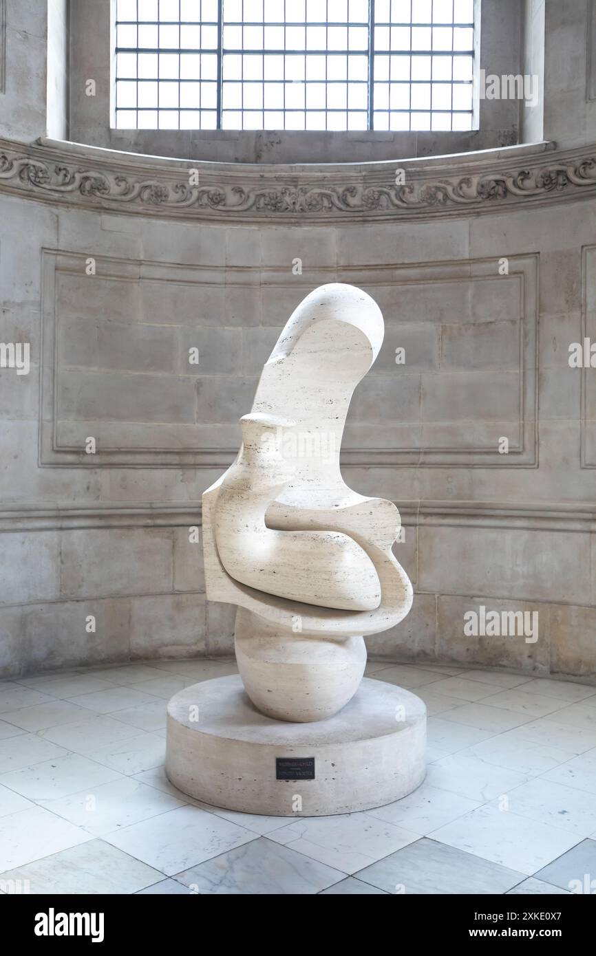 Die Skulptur „Mutter und Kind: Hood“ von Henry Moore Stockfoto