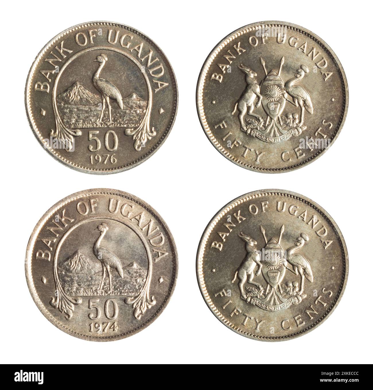 Isoliertes Foto von 50 Uganda 1974 und 1976 Cent Kupfer-Nickel-beschichteten Stahlmünzen der Republik Uganda 1966-1986 auf weißem Hintergrund. Stockfoto