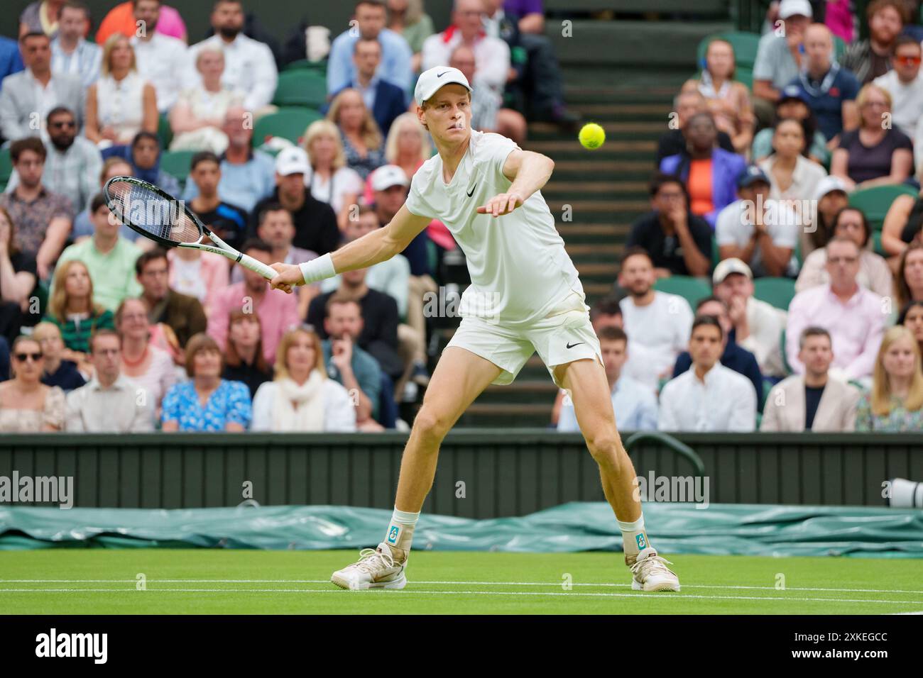 Jannik Sinner (ITA) in Aktion bei den Meisterschaften 2024. Wimbledon Stockfoto