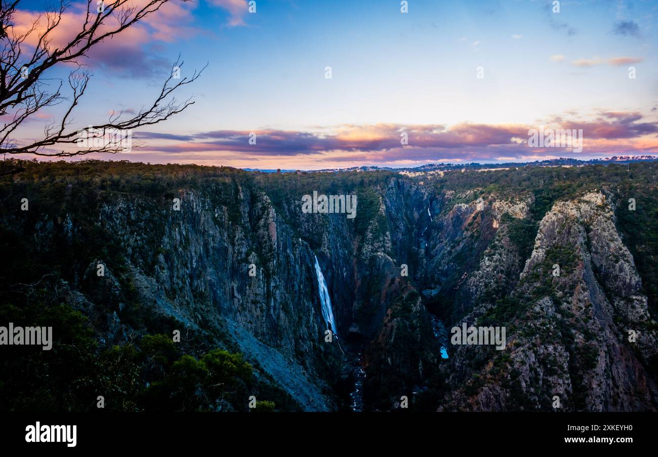 Wollombi Falls und Chandler Falls bei Sonnenuntergang Stockfoto