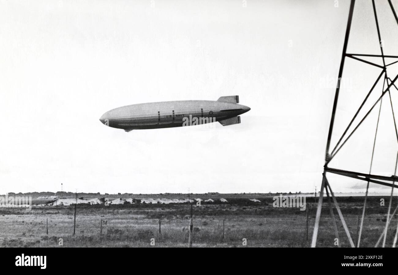 OPA Locka, Florida 1934 das USS Navy Luftschiff Macon in Florida nach seiner Überlandfahrt vom Moffett Field in Mountain View, Kalifornien. Stockfoto