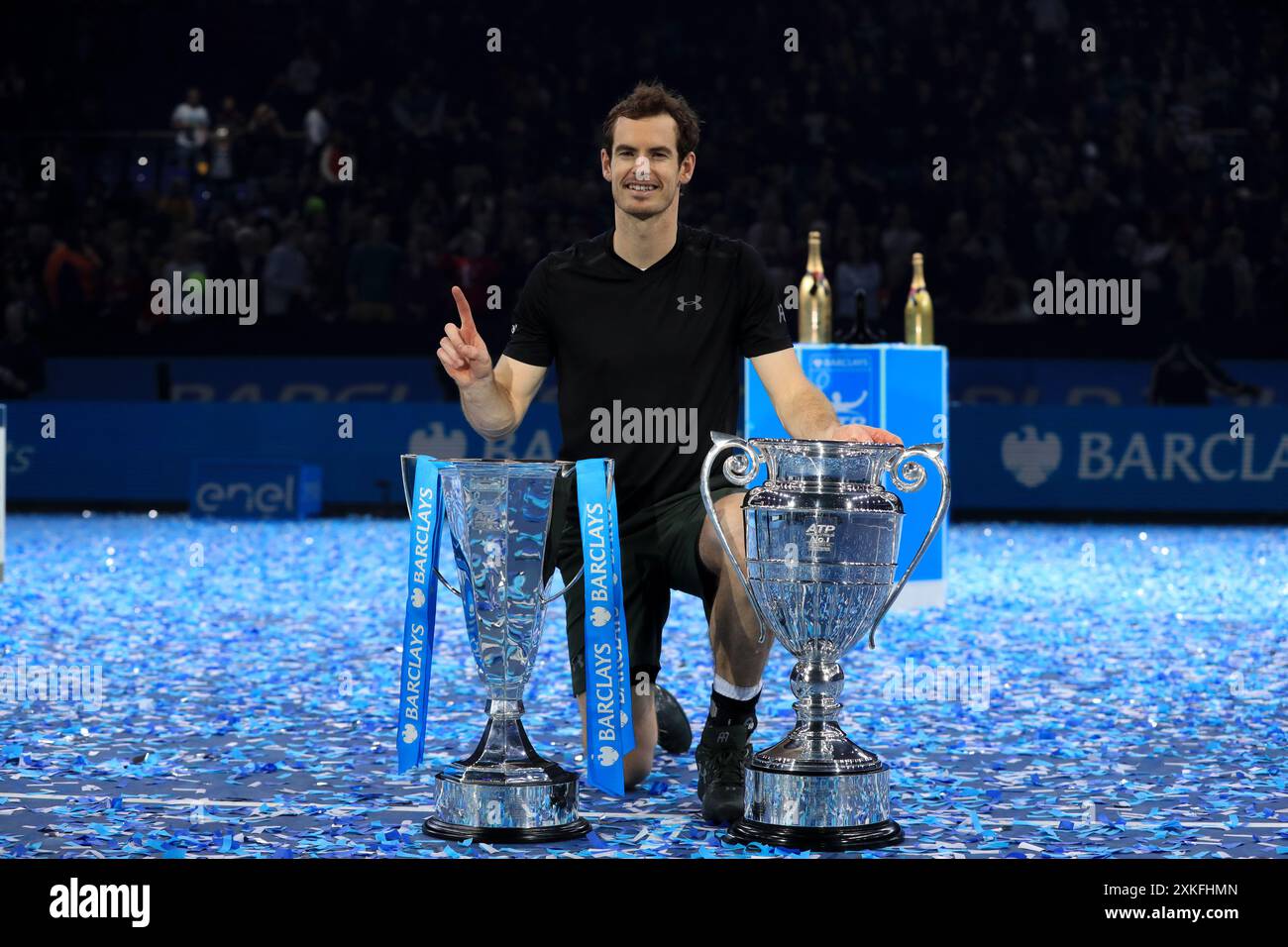 Dateifoto vom 20.11.2016 von Andy Murray in Aktion während des 8. Tages der Barclays ATP World Tour Finals im O2, London. Andy Murray wird sich nach den Olympischen Spielen in diesem Sommer in den Ruhestand setzen und in den sozialen Medien veröffentlichen, dass er für sein „letztes Tennisturnier überhaupt“ in Paris angekommen ist. Ausgabedatum: Dienstag, 23. Juli 2024. Stockfoto