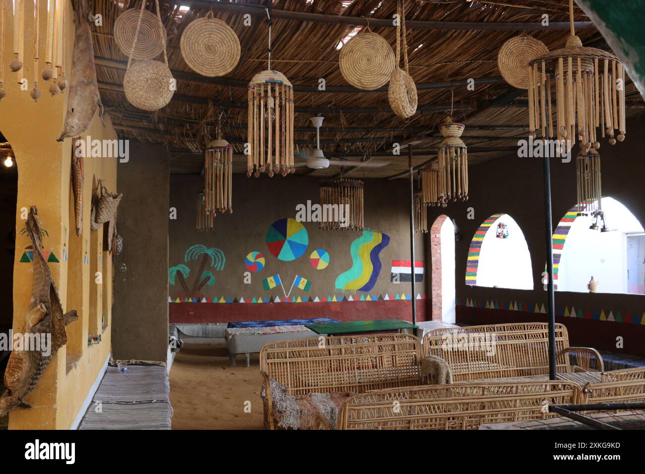 Warmes und einladendes Familienzimmer in einem Assuan-Haus Stockfoto