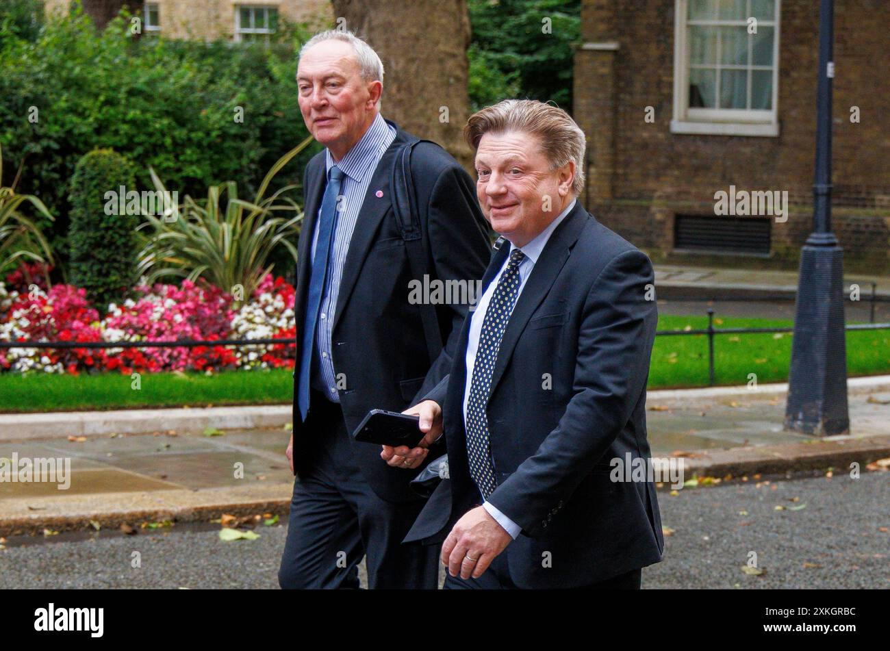 London, Großbritannien. Juli 2024. Paddy Lillis, Generalsekretär der USDAW, und David Evans, Generalsekretär der Labour Party, treffen auf Nummer 10 mit dem Labour-Führer Keir Starmer zusammen. Quelle: Mark Thomas/Alamy Live News Stockfoto