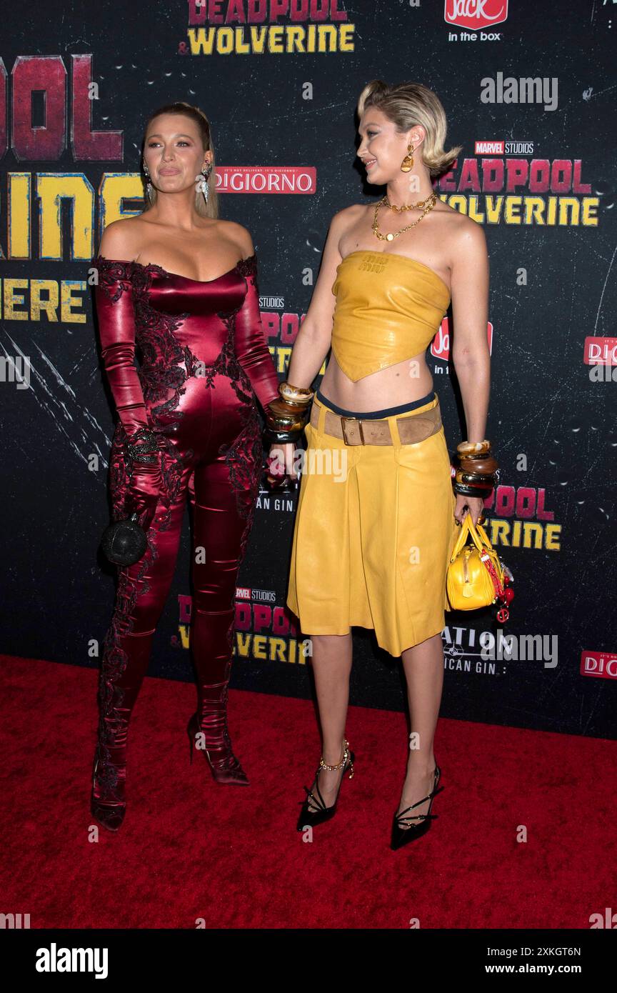 Blake Lively und Gigi Hadid bei der Weltpremiere des Kinofilms 'Deadpool & Wolverine' im David H. Koch Theater. New York, 22.07.2024 Stockfoto