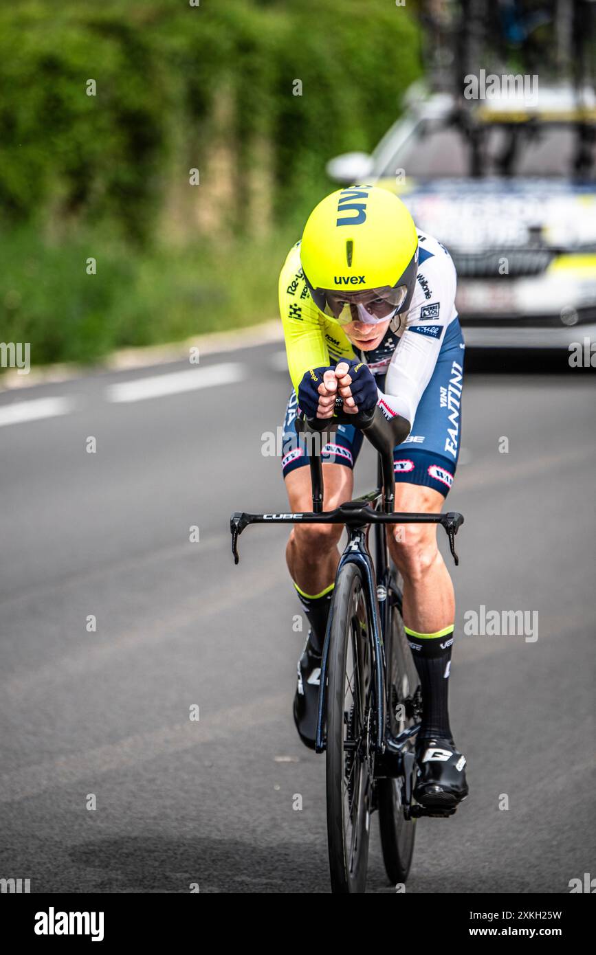 LOUIS MEINTJES INTERMARCHÉ - Radfahren auf der Tour de France Stage 7 TT, zwischen Nuits-Saints-Georges und Gevrey-Chambertin. Stockfoto