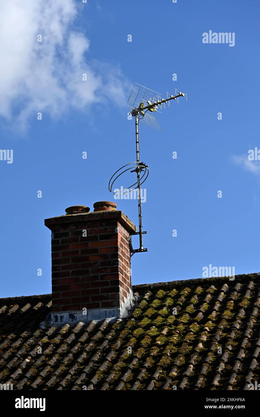 Schornstein mit terrestrischen Sendeantennen, norfolk england Stockfoto