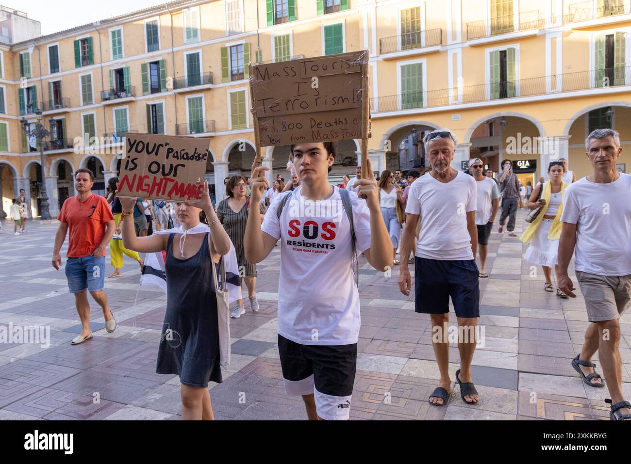 Straßenprotest in Palma, Mallorca, Spanien gegen Massentourismus, der die Insel überschwemmt, 21. Juli 2024 Stockfoto