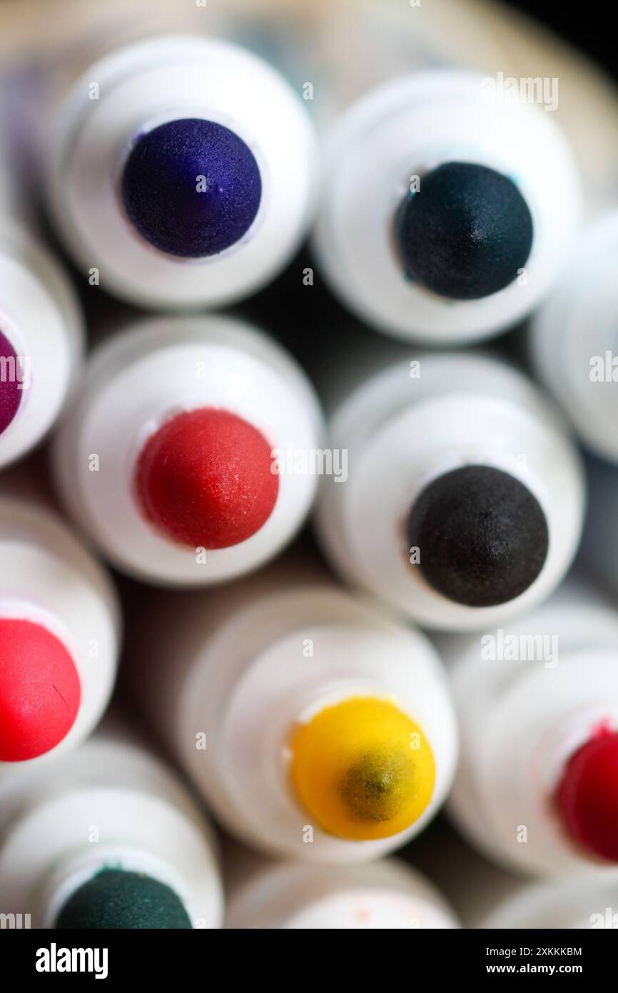 Nahaufnahme der farbigen Filzstiftspitzen Stockfoto