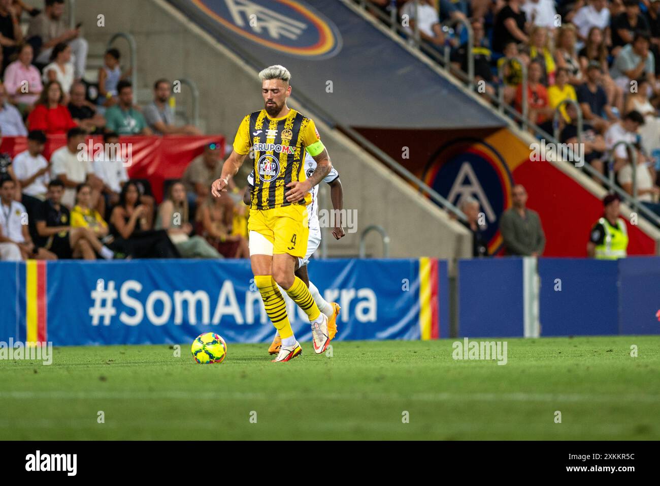 Andorra La Vella, Andorra: 23. Juli 2024: Christian Garcia von der UE Santa Coloma UND in der zweiten Phase der Qualifikation zur UEFA Champions League Stockfoto