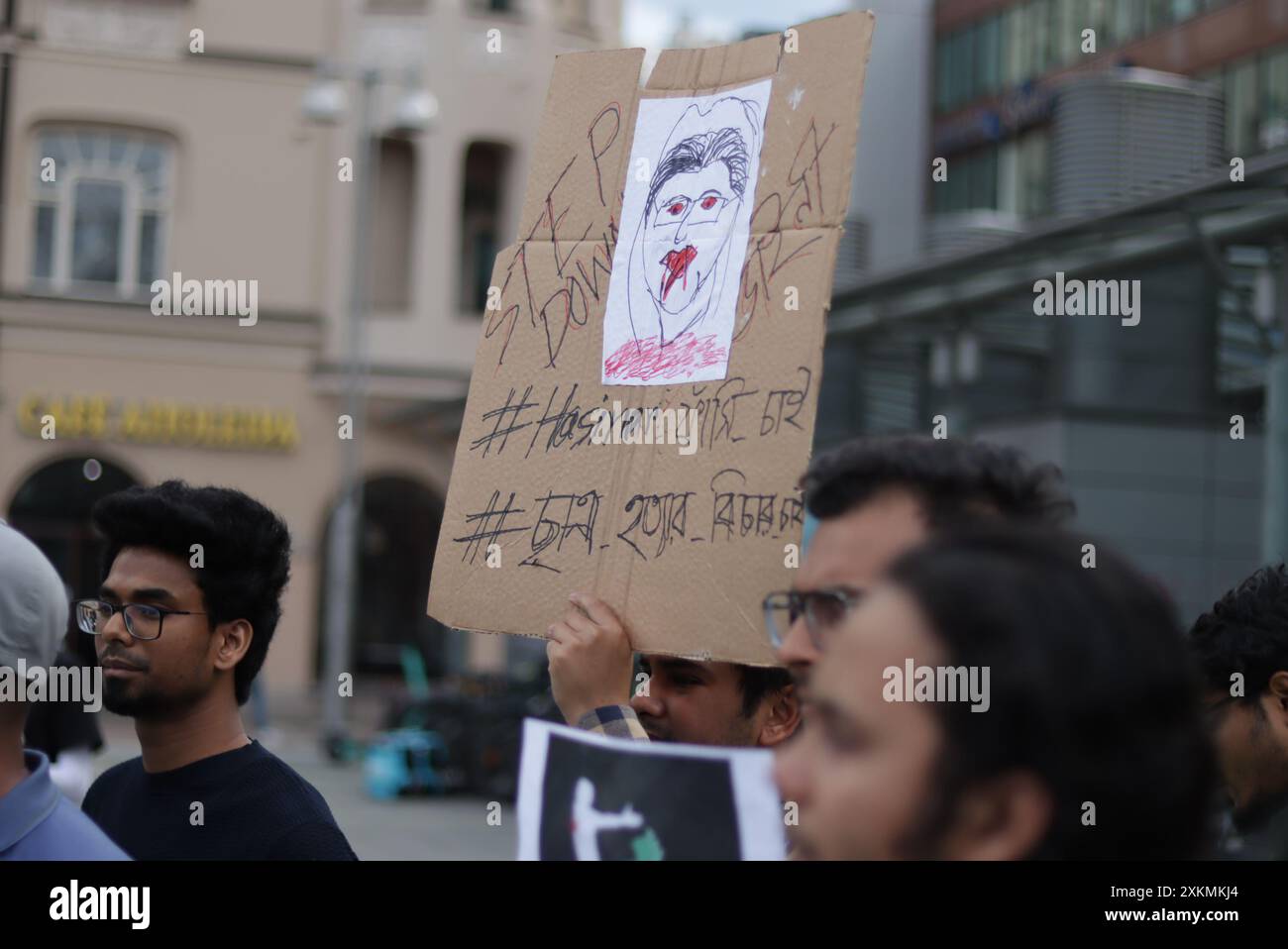 Banglandeshi Community auf dem Stadtplatz protestiert friedlich gegen Polizeigewalt und Unterdrückung durch die Regierung in Bangladesch Stockfoto