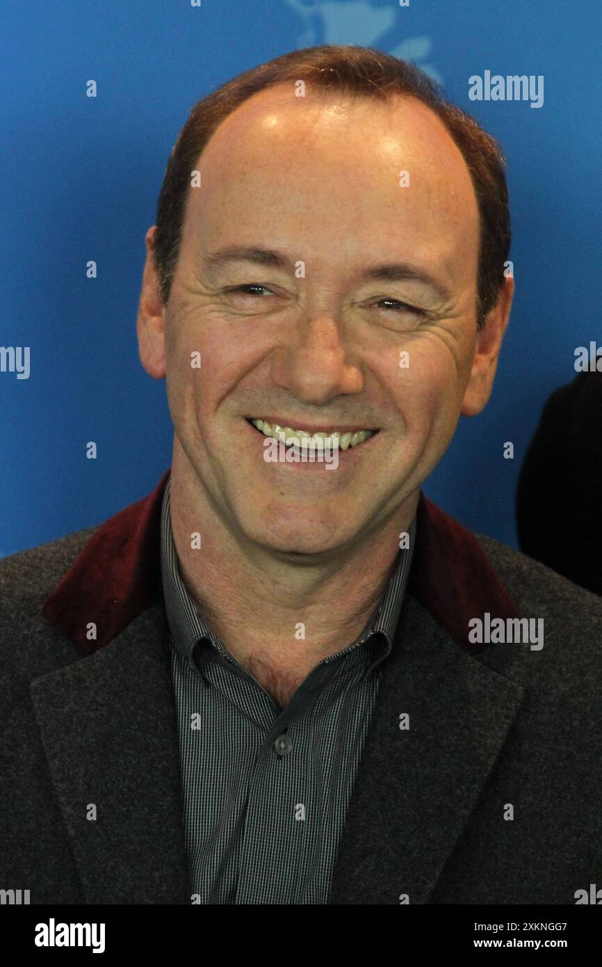 ARCHIVFOTO: Kevin SPACEY wird am 26. Juli 2024 65 Jahre alt, Photocall Margin Call , USA, Wettbewerb, Wettbewerb JC CHANDOR, Regisseur, Regisseur, Kevin SPACEY, USA, Schauspieler, Schauspieler, Paul BETTANY, Schauspieler, Jeremy IRONS, Schauspieler, Schauspieler, Zachary QUINTO, Schauspieler, Schauspieler, Portraet, Porträt, Photocall, Fototermin, Pressekonferenz, Fotocall, 61. internationale Berliner Filmfestspiele vom 10. bis 20. Februar 2011 in Berlin, Berlinale, 11.02.2011 *** ARCHIVFOTO Kevin SPACEY wird am 26. Juli 2024 65 Jahre alt sein, Photocall Margin Call , USA, Wettbewerb, Wettbewerb JC CHAN Stockfoto