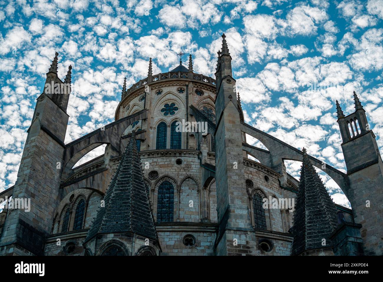 Architektonische Details der Kathedrale von Bourges sind dem Heiligen Stephan gewidmet. Die Kathedrale ist eines der Meisterwerke der gotischen Architektur. Frankreich Stockfoto