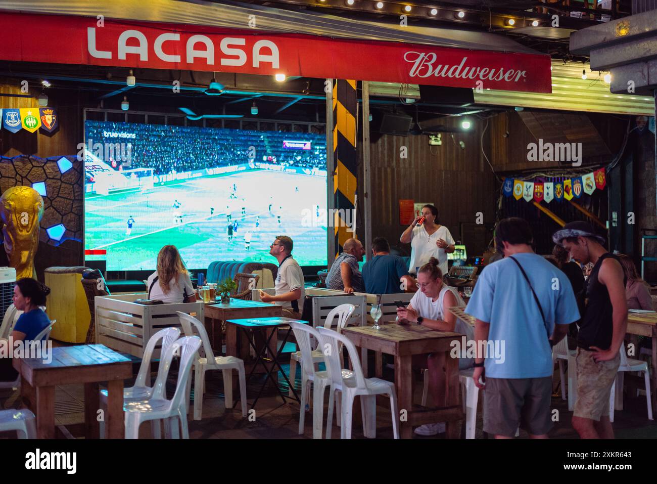 Ho-Chi-Minh-Stadt, Vietnam - 19. Mai 2024: Sportbar La Casa in der Bui-Vien-Straße. Stockfoto