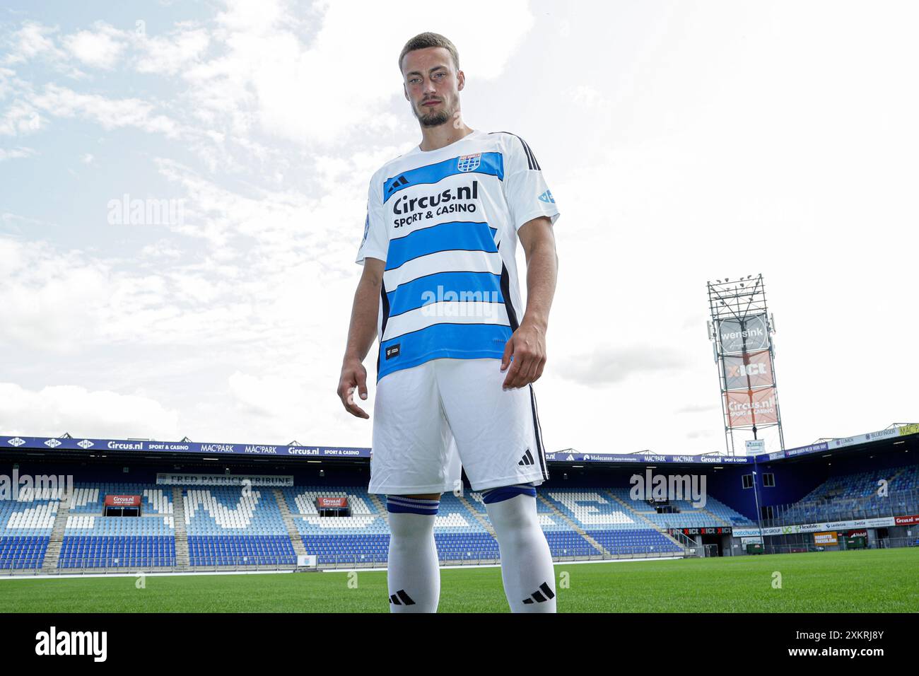 Zwolle, Niederlande. Juli 2024. ZWOLLE, NIEDERLANDE - 24. JULI: Joey van den Berg von PEC Zwolle während des Fotoaufrufs von PEC Zwolle im MAC3Park Stadion am 24. Juli 2024 in Zwolle, Niederlande. (Foto: Broer van den Boom/Orange Pictures) Credit: Orange Pics BV/Alamy Live News Stockfoto
