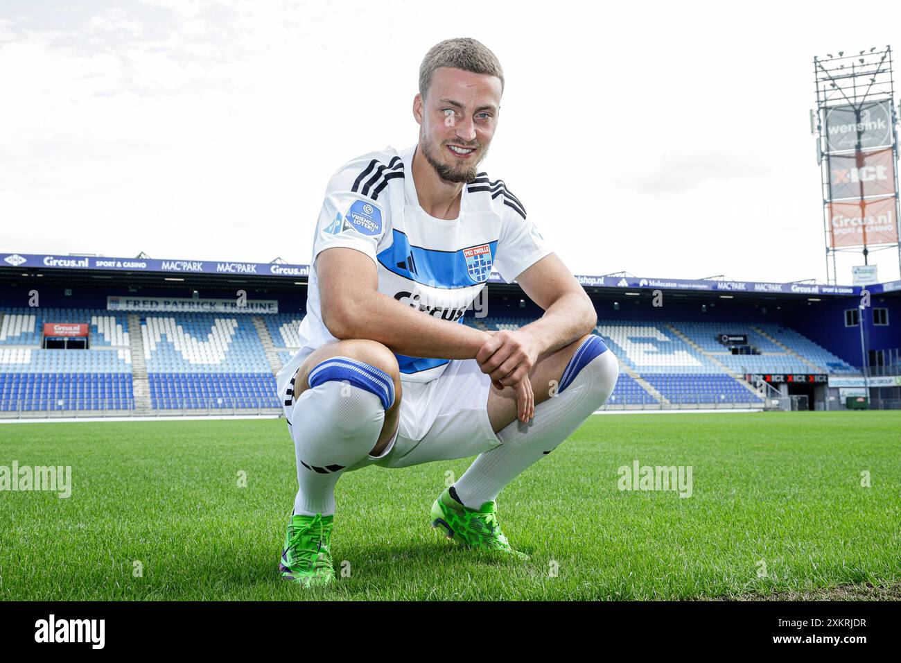 Zwolle, Niederlande. Juli 2024. ZWOLLE, NIEDERLANDE - 24. JULI: Joey van den Berg von PEC Zwolle während des Fotoaufrufs von PEC Zwolle im MAC3Park Stadion am 24. Juli 2024 in Zwolle, Niederlande. (Foto: Broer van den Boom/Orange Pictures) Credit: Orange Pics BV/Alamy Live News Stockfoto