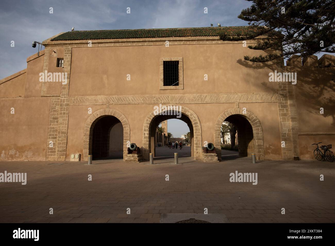 Essaouira Hafenstadt an der Atlantikküste Marokkos ist die Medina (Altstadt) von Küstenwällen aus dem 18. Jahrhundert geschützt, die Skala de la Kasbah genannt werden Stockfoto