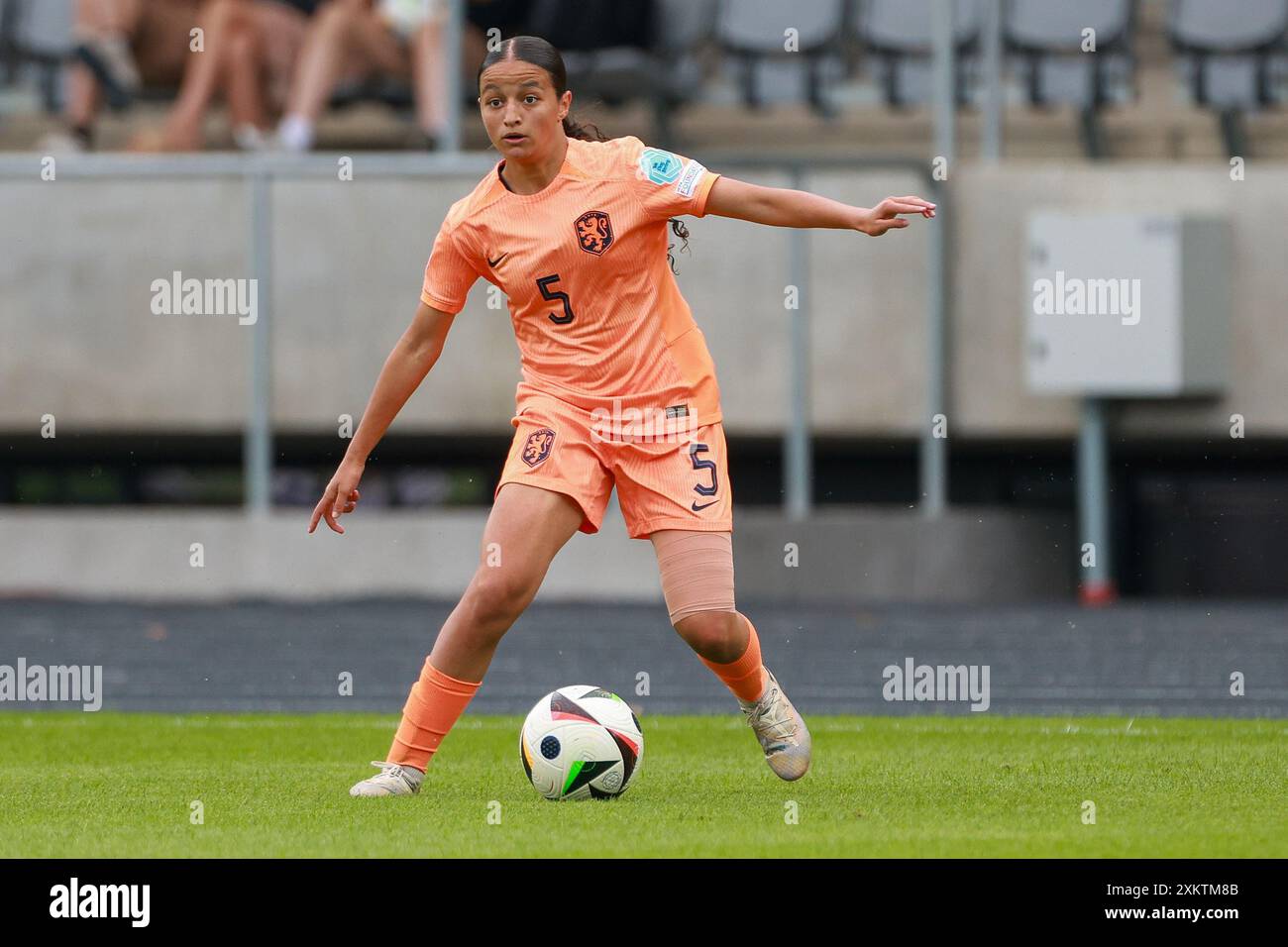 Kaunas, Litauen. Juli 2024. KAUNAS, LITAUEN - 24. JULI: Anissa Chibani aus den Niederlanden während des Halbfinalspiels der UEFA-U19-Meisterschaft der Frauen zwischen den Niederlanden und Frankreich bei S. Darius & S. Girenas am 24. Juli 2024 in Kaunas, Litauen. (Foto: Nikola Krstic/Orange Pictures) Credit: Orange Pics BV/Alamy Live News Stockfoto