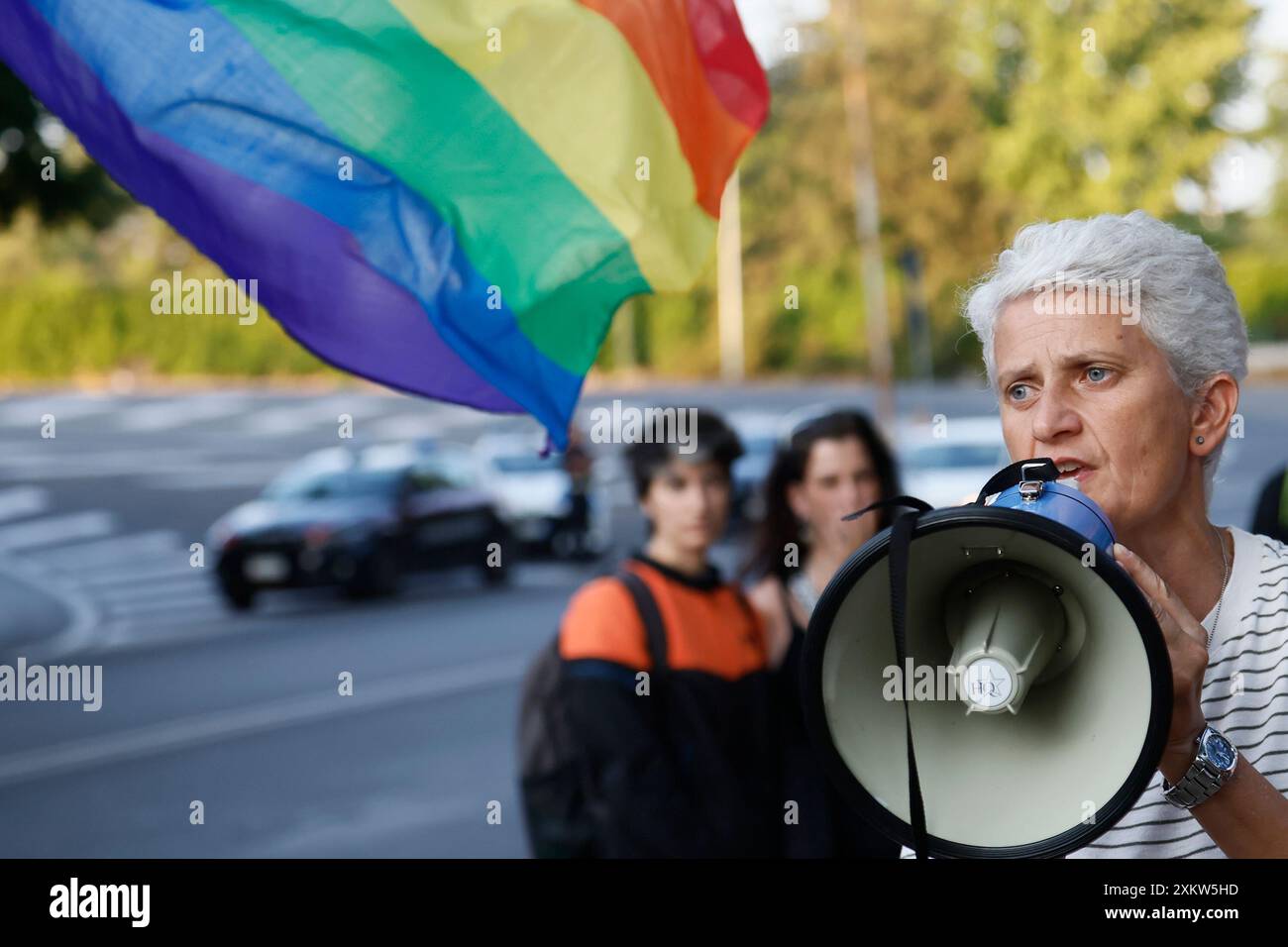 Roma, Italien. Juli 2024. Marilena Grassadonia al Presidio promosso da Gay Help Line contro l'omofobia sul luogo dell'aggressione della coppia Gay all'EUR Roma, Italia — Mercoledì 24. luglio 2024 - Cronaca - (Foto di Cecilia Fabiano/LaPresse) Protest der Gay Help Line gegen Homophobie am Ort des Angriffs auf das schwule Paar in EUR Rome, Italien - Donnerstag, Mittwoch, 24. Juli 2024 - News - (Foto: Cecilia Fabiano/LaPresse) Credit: LaPresse/Alamy Live News Stockfoto