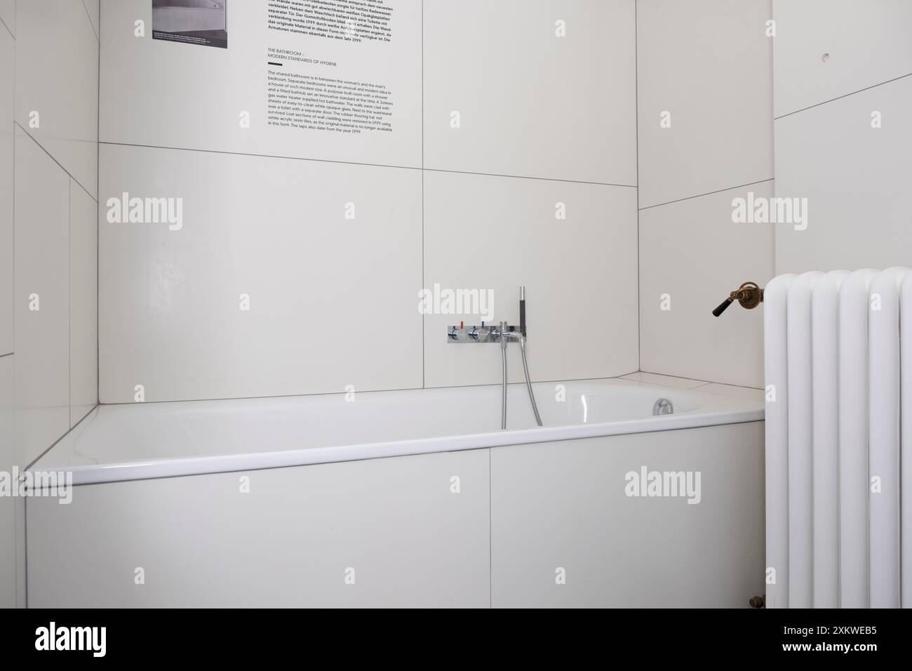 Haus am Horn, erstes Bauhausmodell aus dem Jahr 1923. Gemeinschaftsbad, moderne Hygienestandards Stockfoto