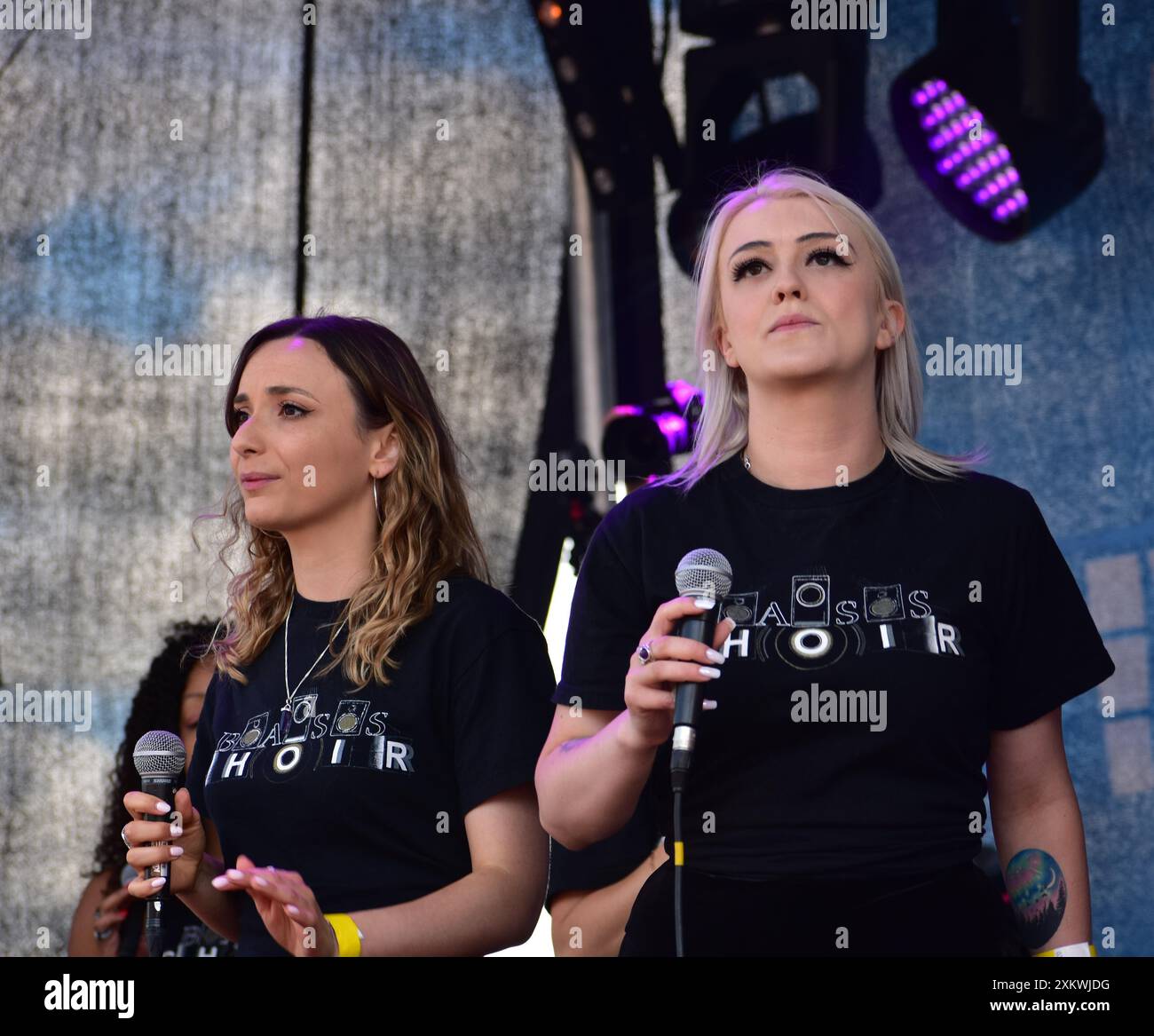 Bristol Bass Choir beim Bristol Harbor Festival. Lloyds Amphitheater. Bristol Großbritannien. Juli 2024. Stockfoto